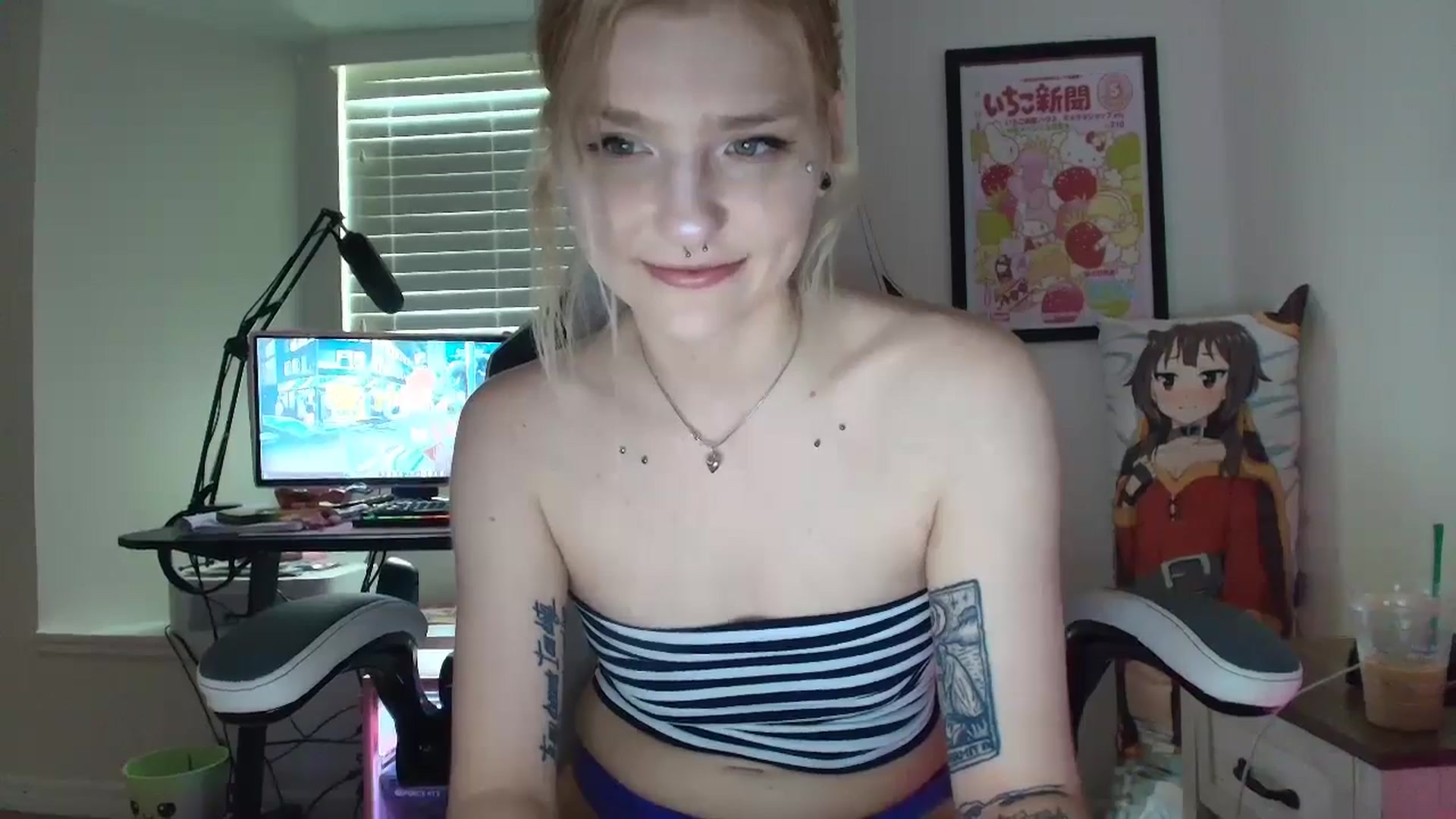 Gallery image thumbnail from DuckChan0's myfreecams stream on, 06/23/2025, 13:30 image 12 of 20