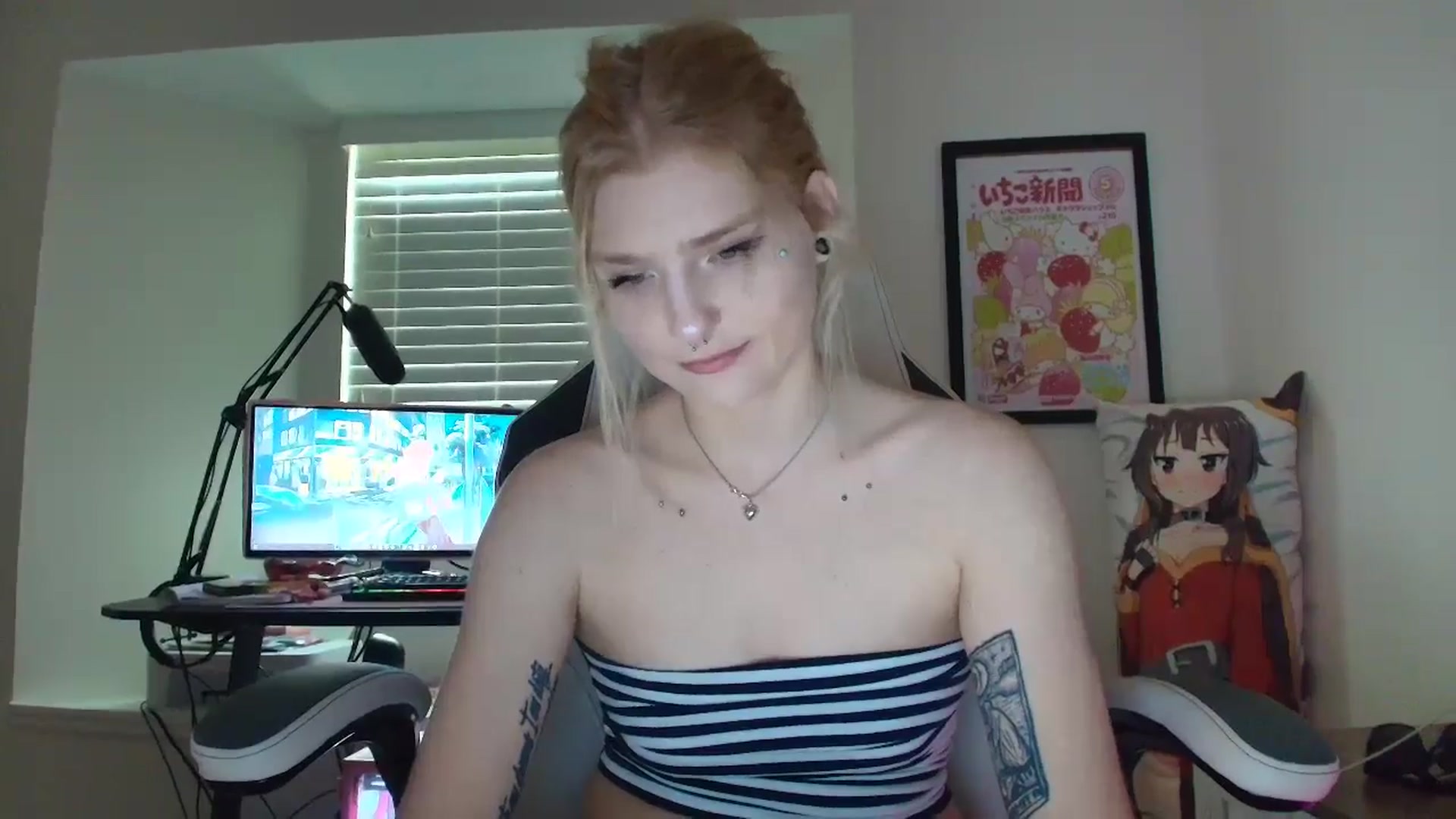 Gallery image thumbnail from DuckChan0's myfreecams stream on, 06/23/2025, 13:30 image 9 of 20
