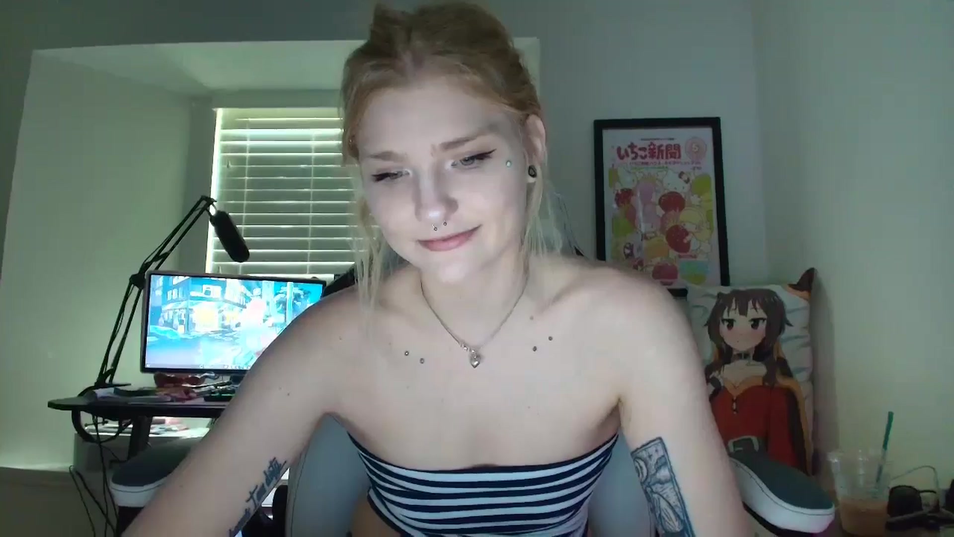 Gallery image thumbnail from DuckChan0's myfreecams stream on, 06/23/2025, 13:30 image 19 of 20