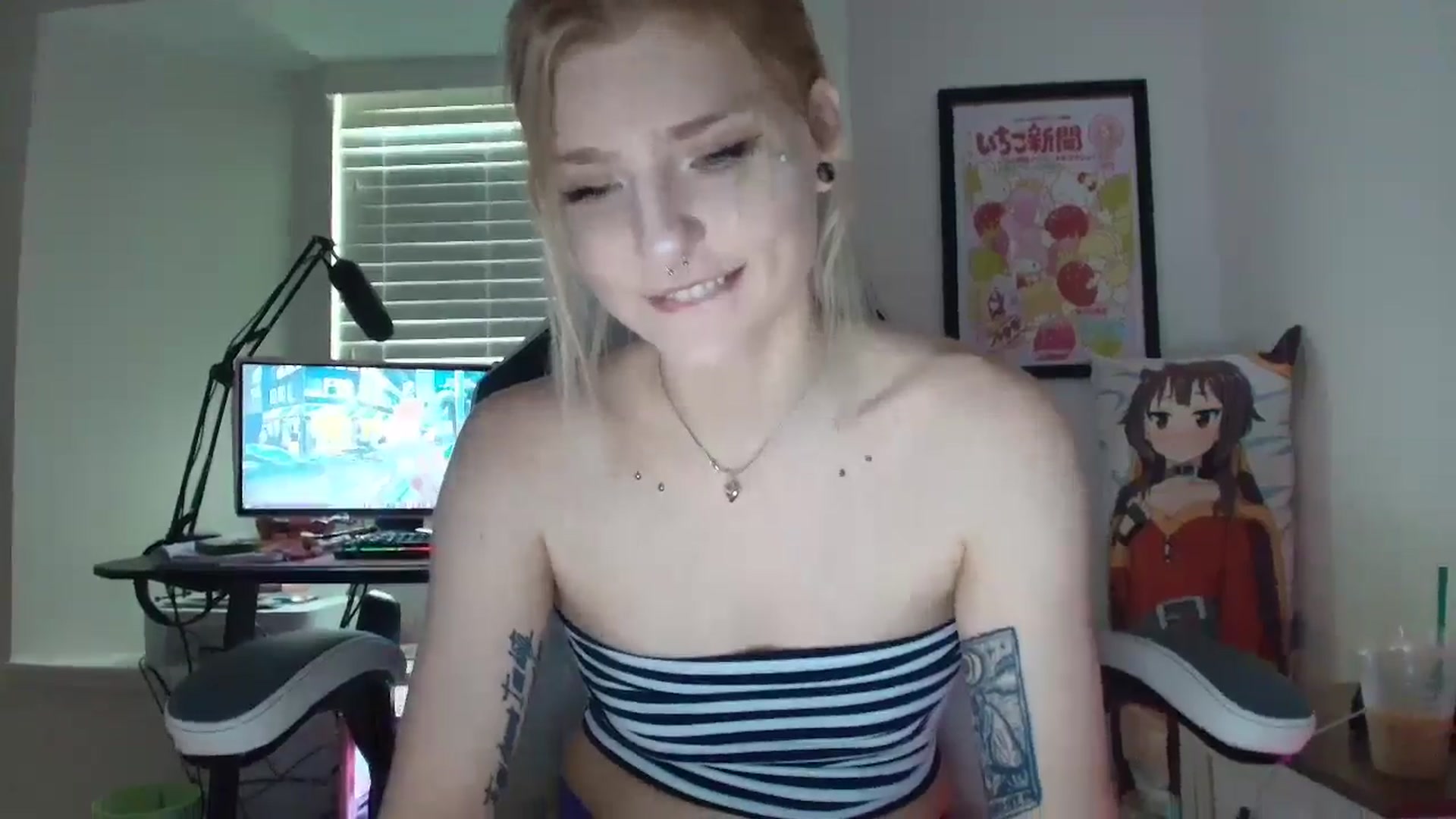 Gallery image thumbnail from DuckChan0's myfreecams stream on, 06/23/2025, 13:30 image 11 of 20