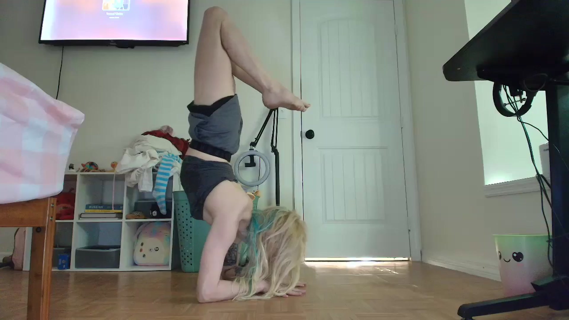 Gallery image thumbnail from DuckChan0's myfreecams stream on, 06/24/2025, 13:49 image 18 of 20