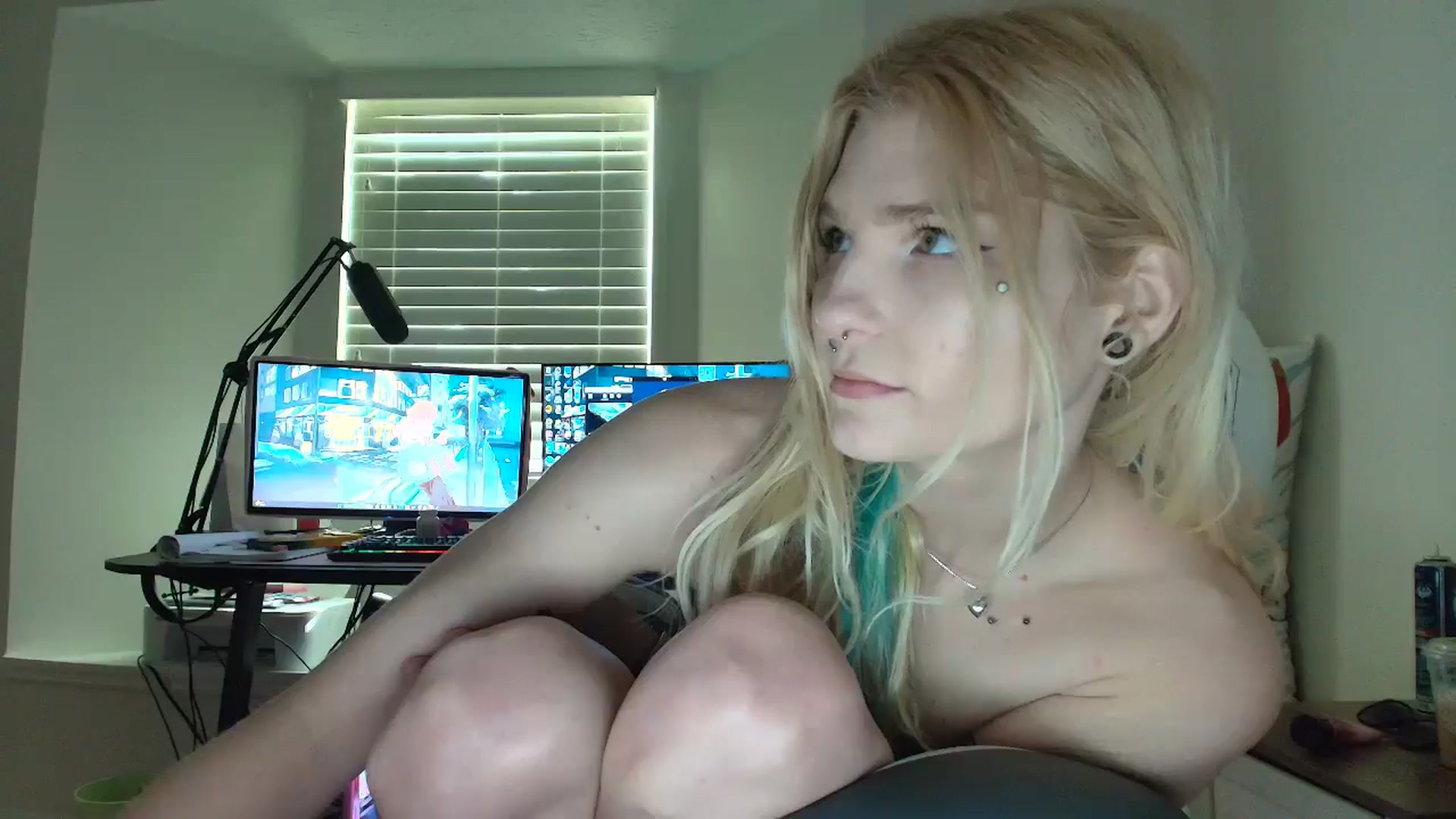 Gallery image thumbnail from DuckChan0's myfreecams stream on, 06/24/2025, 13:49 image 7 of 20