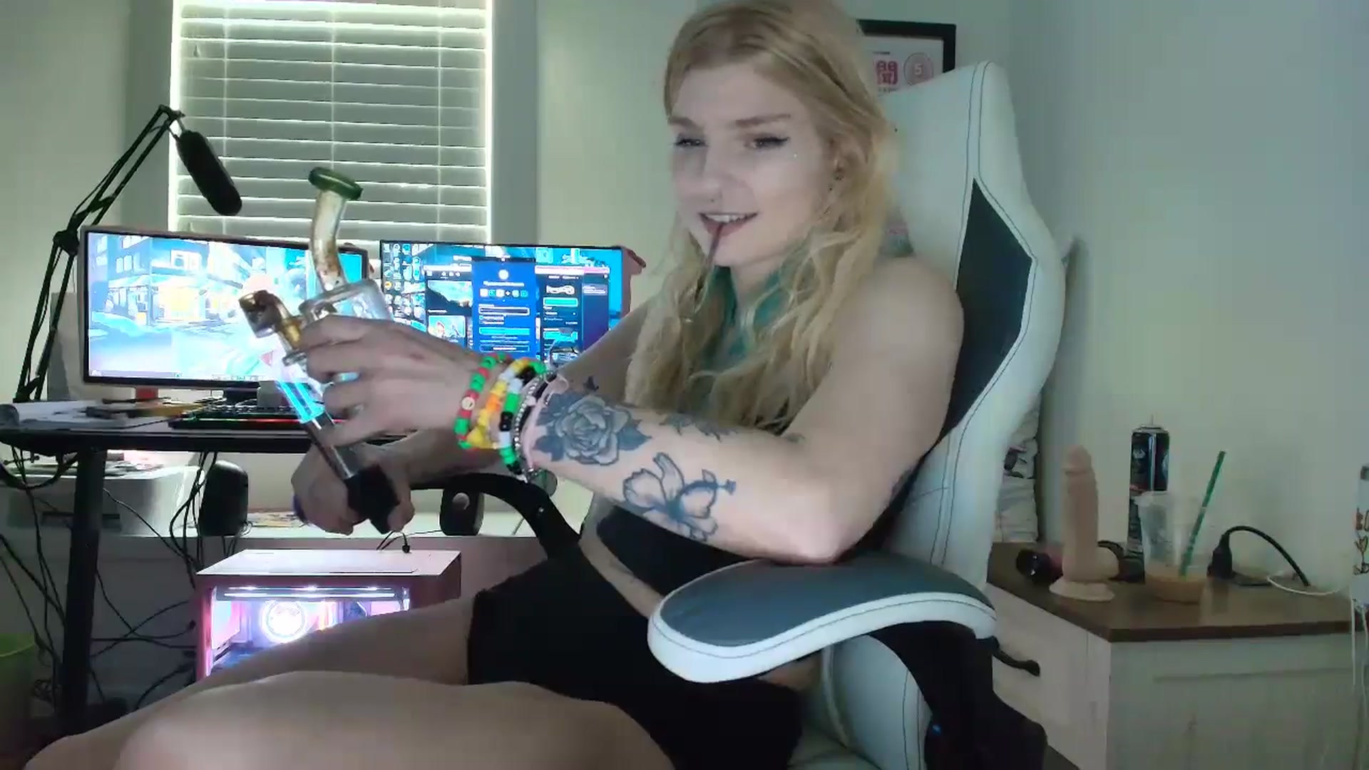 Gallery image thumbnail from DuckChan0's myfreecams stream on, 06/24/2025, 14:47 image 4 of 20