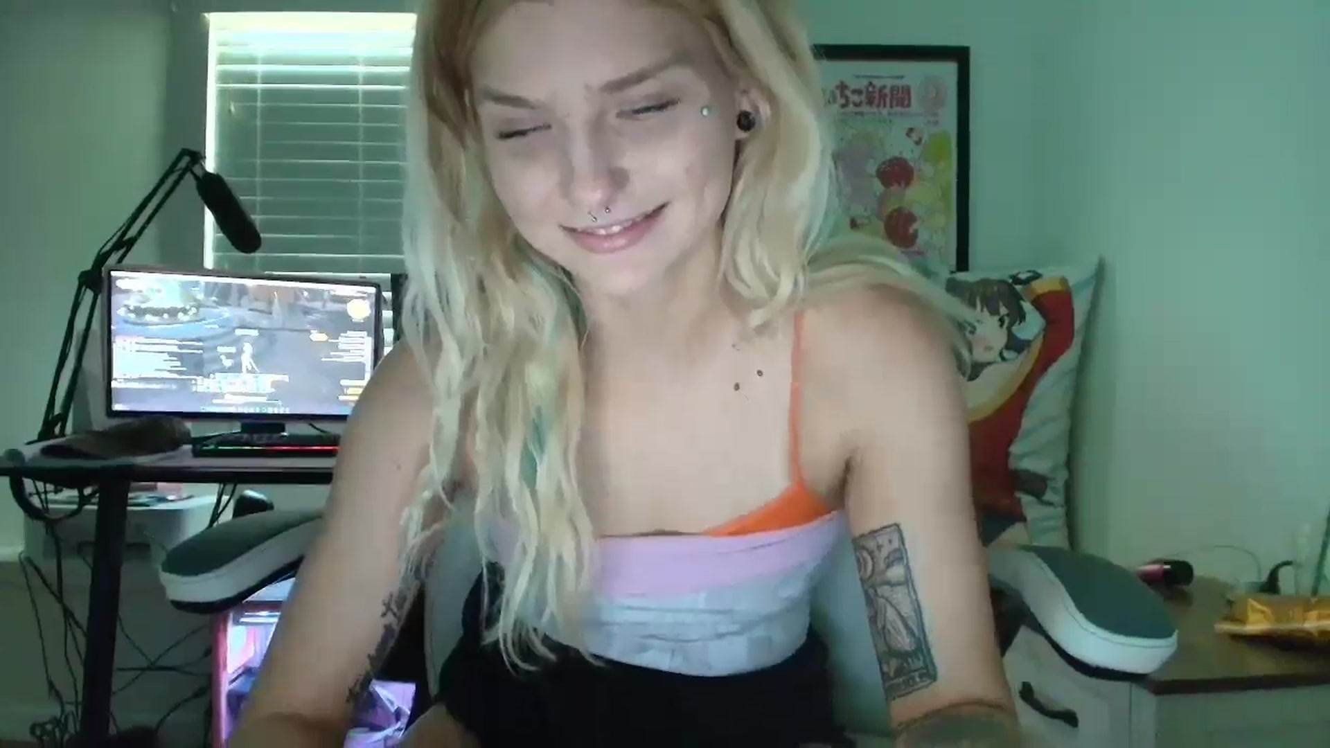 Gallery image thumbnail from DuckChan0's myfreecams stream on, 06/25/2025, 14:56 image 20 of 20