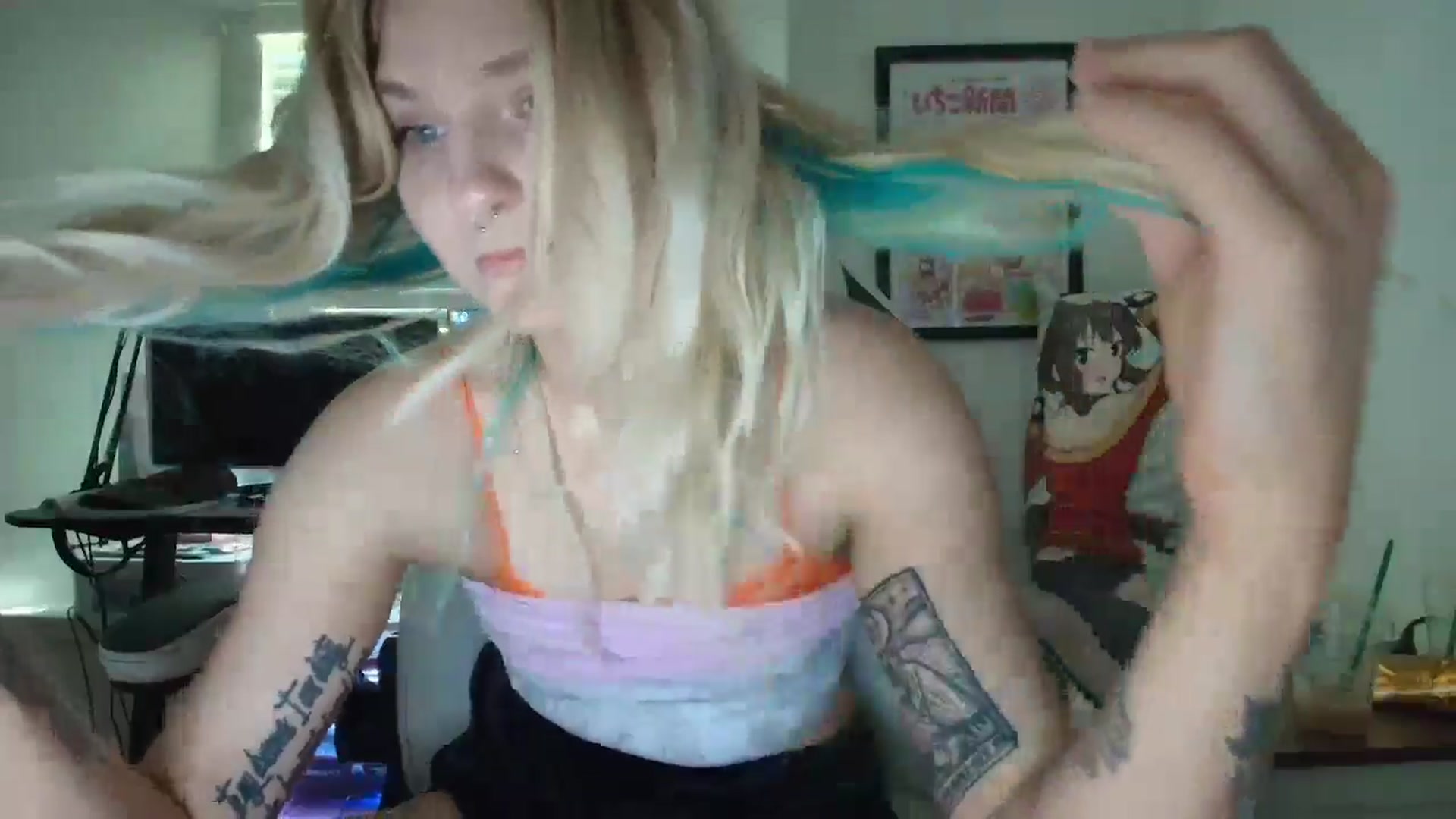 Gallery image thumbnail from DuckChan0's myfreecams stream on, 06/25/2025, 14:56 image 5 of 20