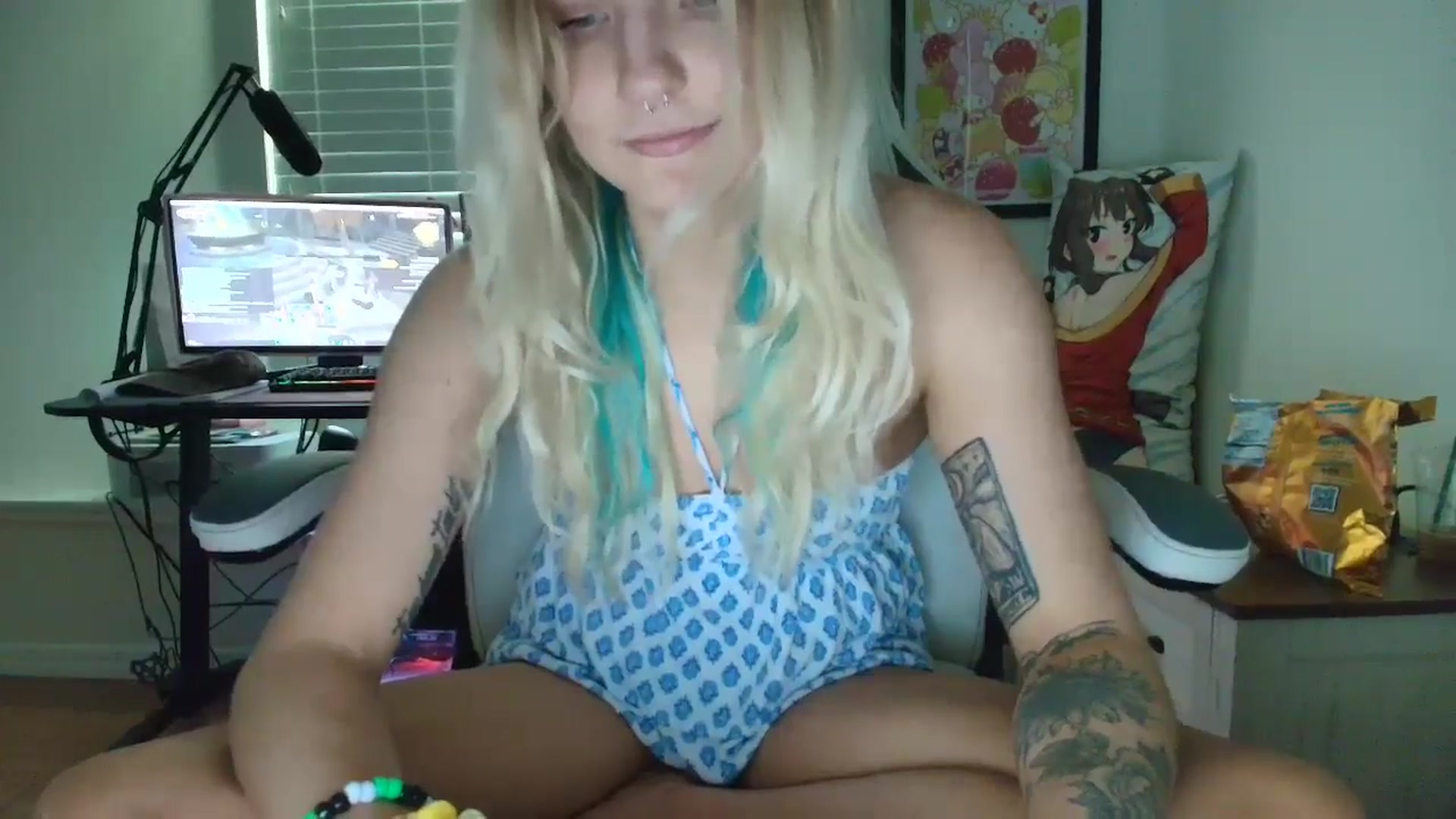 Gallery image thumbnail from DuckChan0's myfreecams stream on, 06/25/2025, 15:56 image 9 of 20
