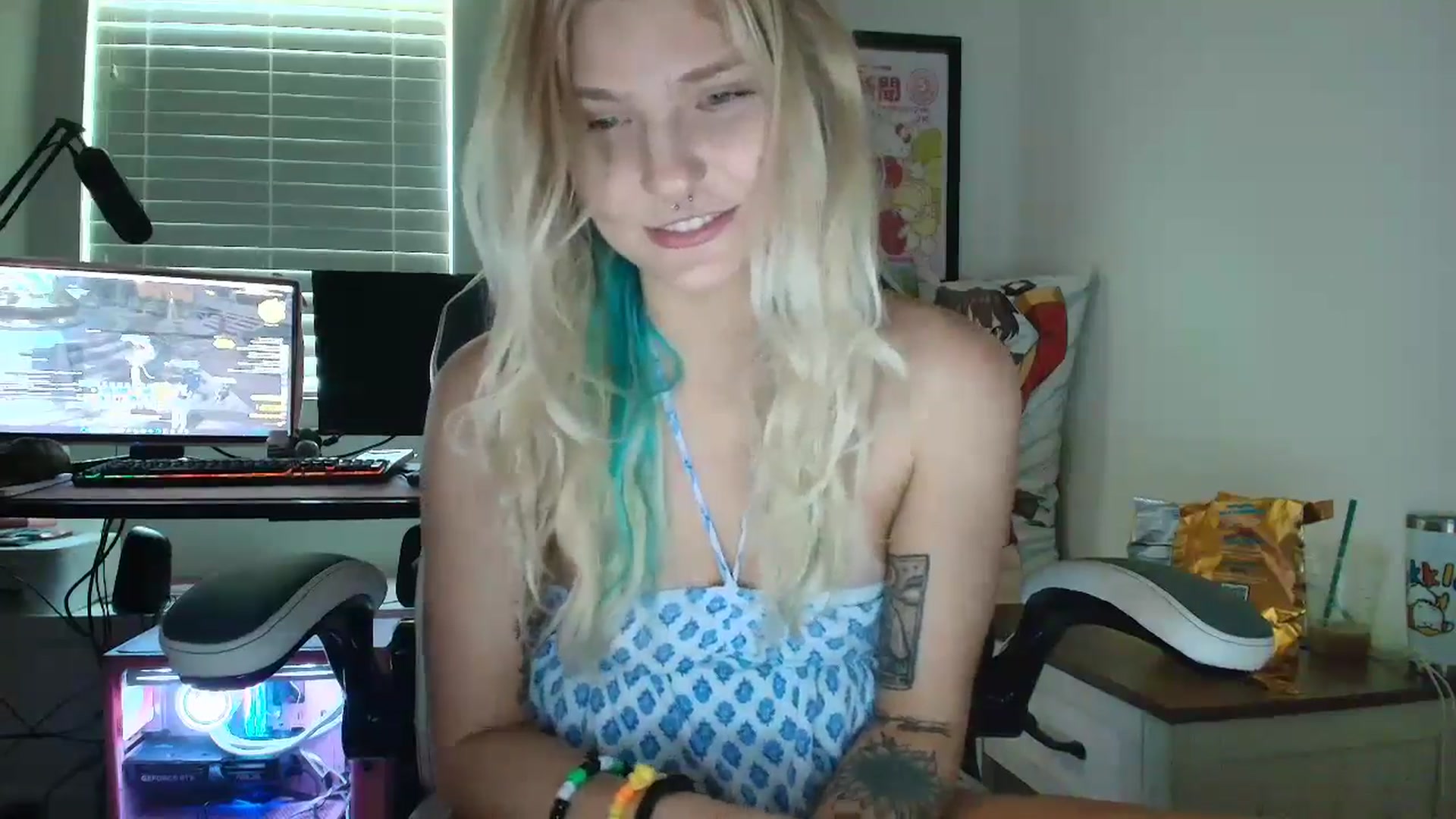 Gallery image thumbnail from DuckChan0's myfreecams stream on, 06/25/2025, 15:56 image 18 of 20
