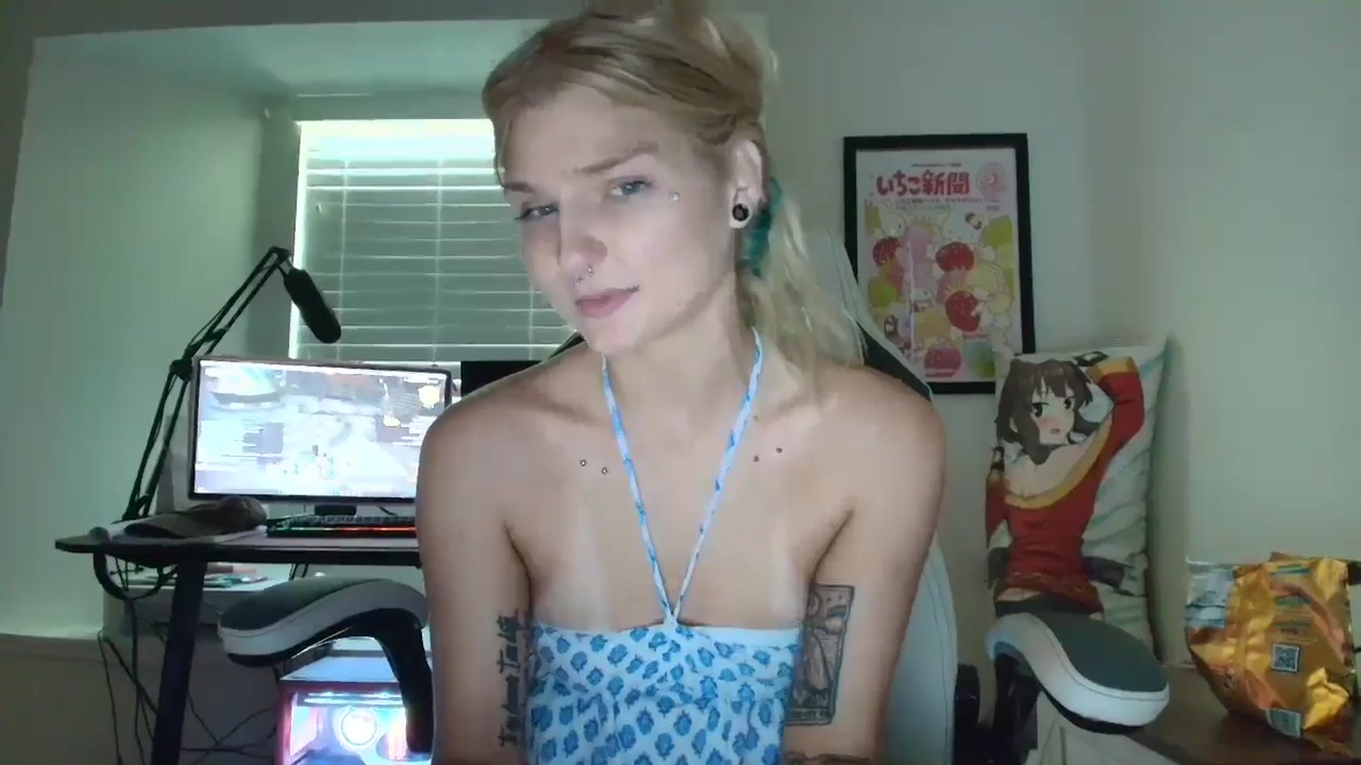 Gallery image thumbnail from DuckChan0's myfreecams stream on, 06/25/2025, 15:56 image 11 of 20