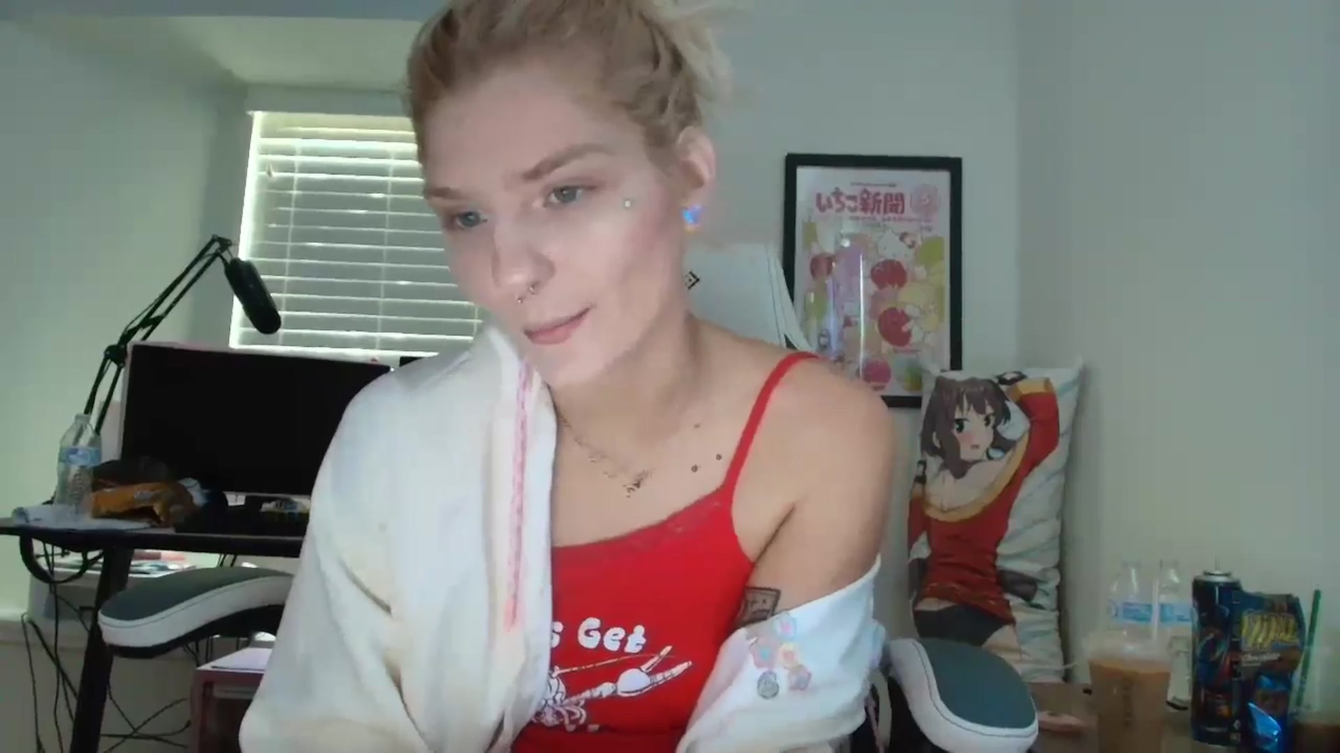 Gallery image thumbnail from DuckChan0's myfreecams stream on, 06/26/2025, 14:30 image 3 of 20