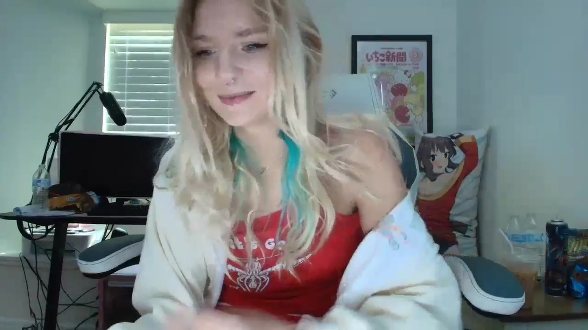 Gallery image thumbnail from DuckChan0's myfreecams stream on, 06/26/2025, 14:30 image 6 of 20