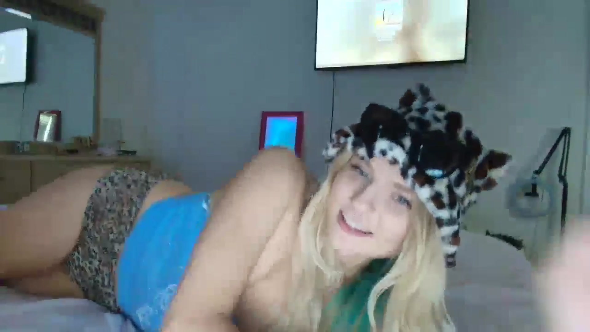 Gallery image thumbnail from DuckChan0's myfreecams stream on, 06/28/2025, 16:17 image 20 of 20