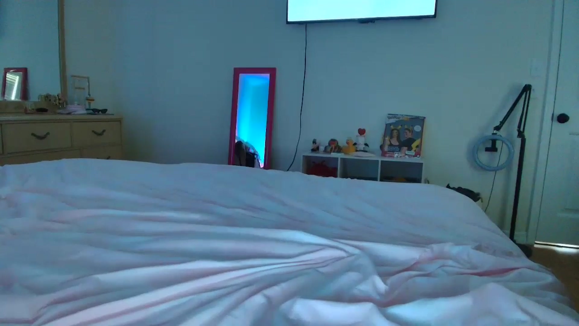 Gallery image thumbnail from DuckChan0's myfreecams stream on, 06/28/2025, 16:31 image 2 of 20