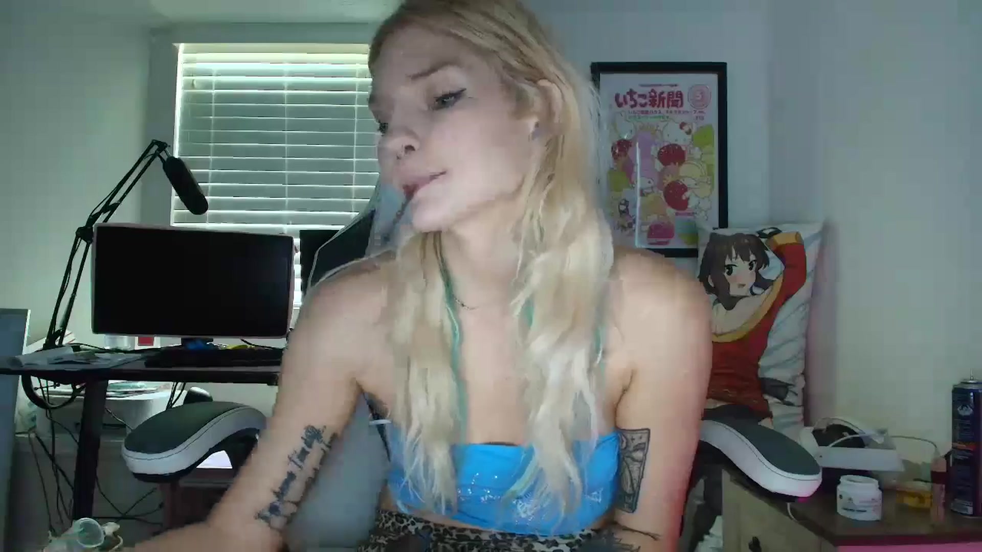 Gallery image thumbnail from DuckChan0's myfreecams stream on, 06/28/2025, 16:31 image 6 of 20