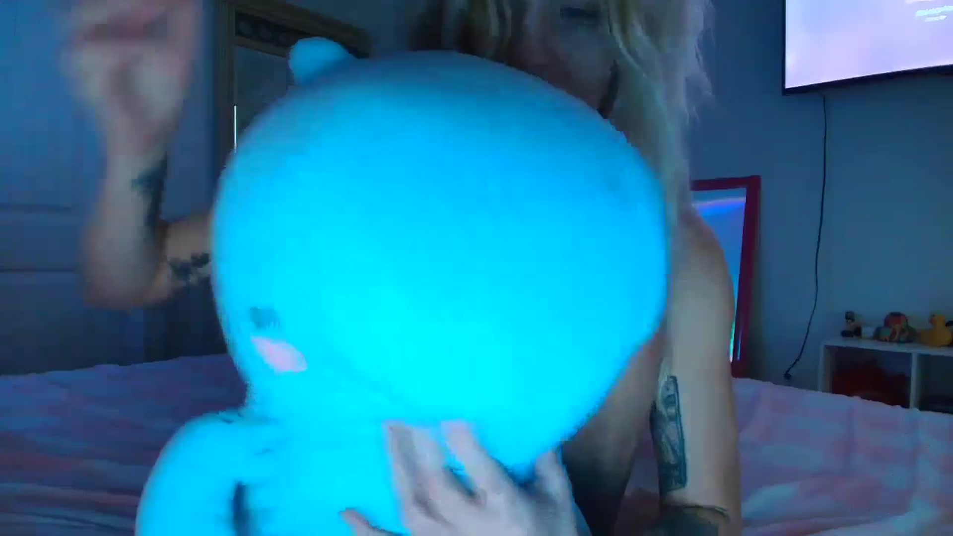 Gallery image thumbnail from DuckChan0's myfreecams stream on, 06/29/2025, 23:30 image 3 of 20