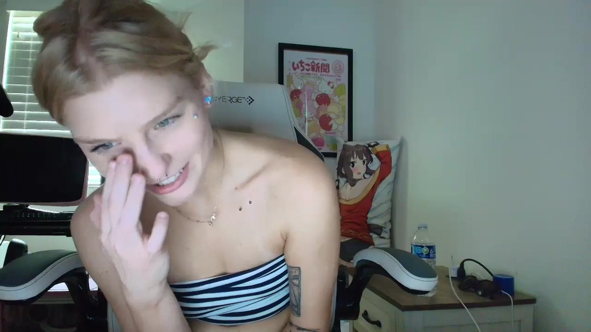 Gallery image thumbnail from DuckChan0's myfreecams stream on, 06/30/2025, 15:22 image 18 of 20