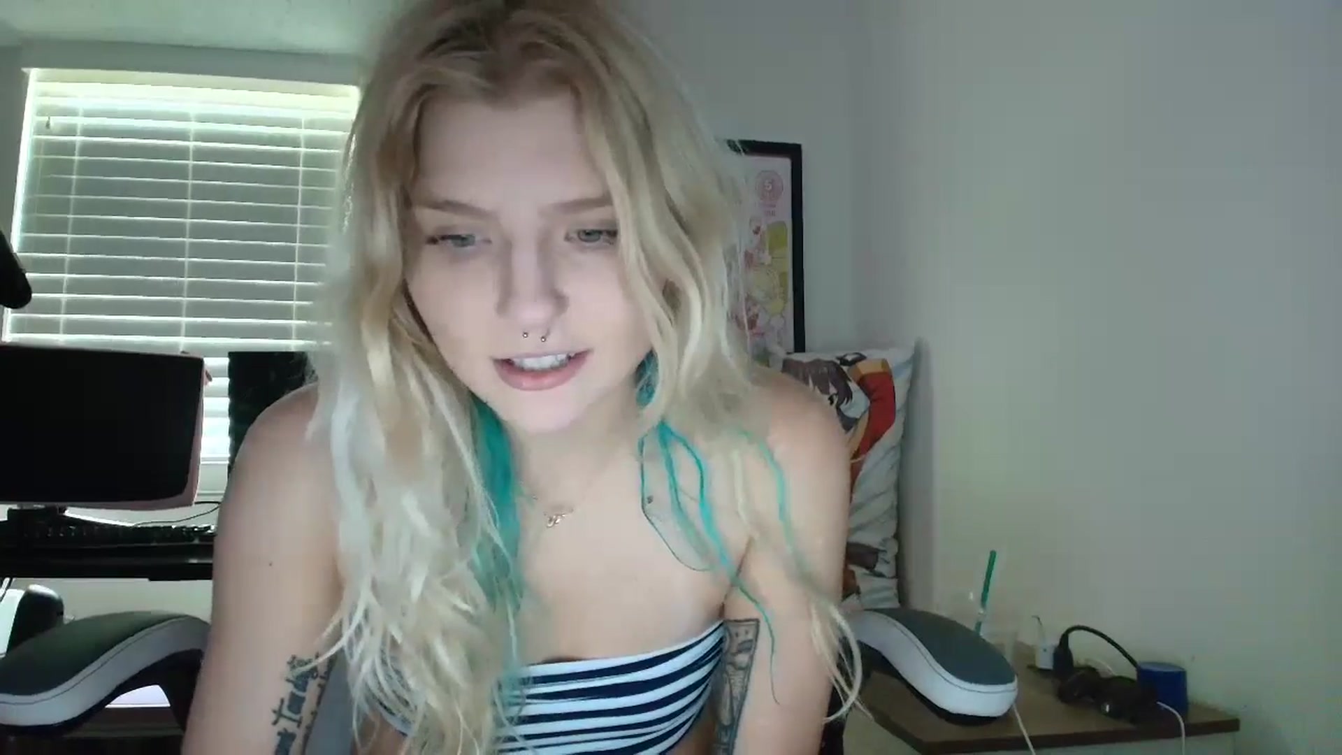 Gallery image thumbnail from DuckChan0's myfreecams stream on, 06/30/2025, 15:22 image 5 of 20