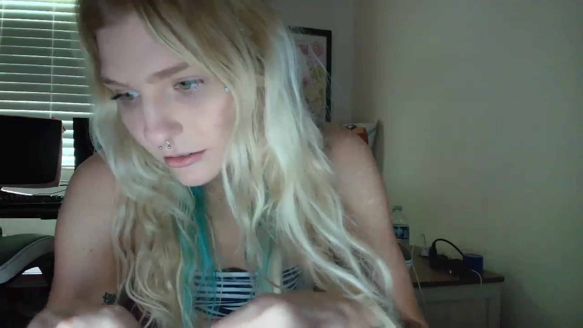 Gallery image thumbnail from DuckChan0's myfreecams stream on, 06/30/2025, 15:22 image 16 of 20