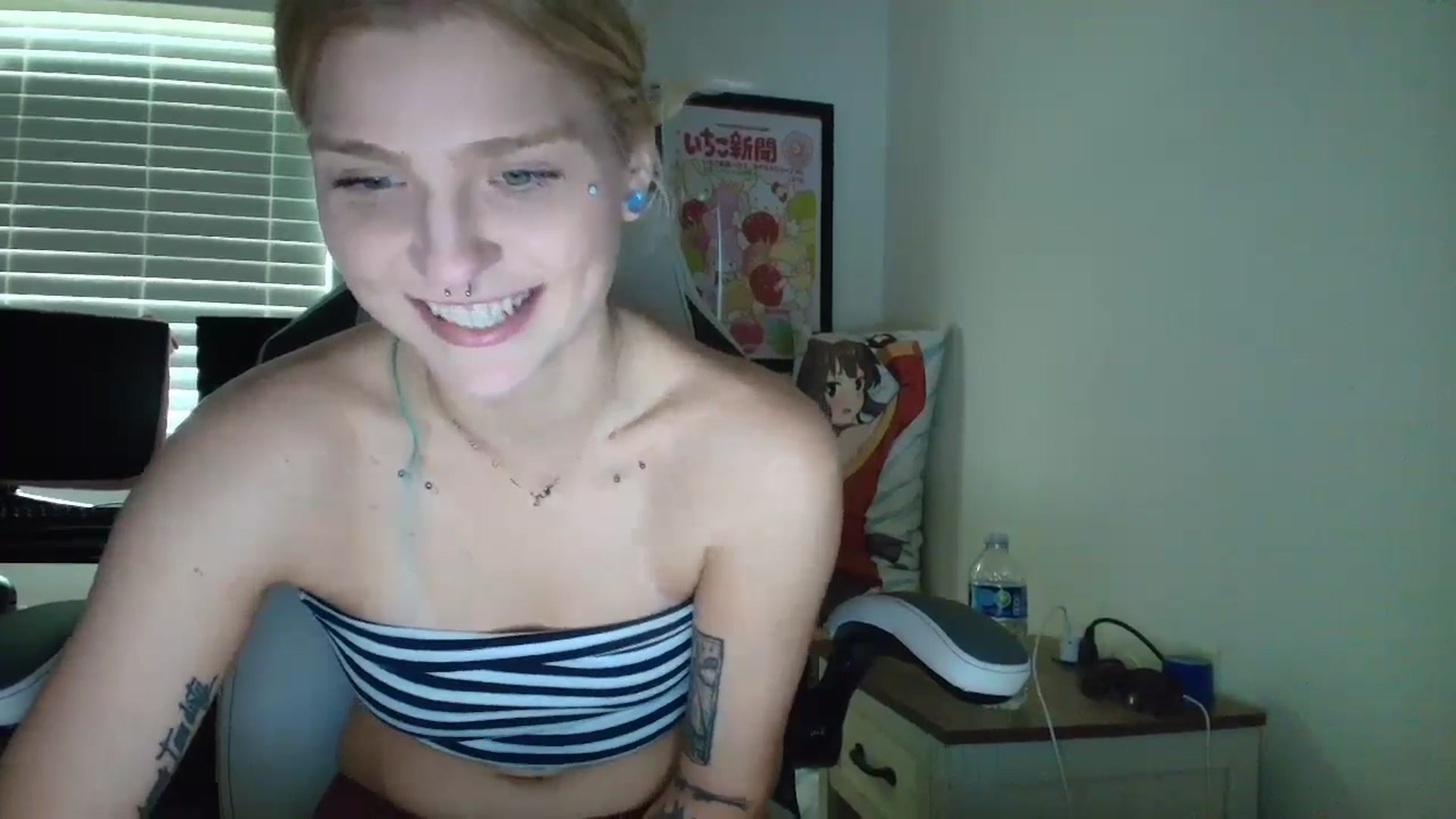 Gallery image thumbnail from DuckChan0's myfreecams stream on, 06/30/2025, 15:22 image 17 of 20