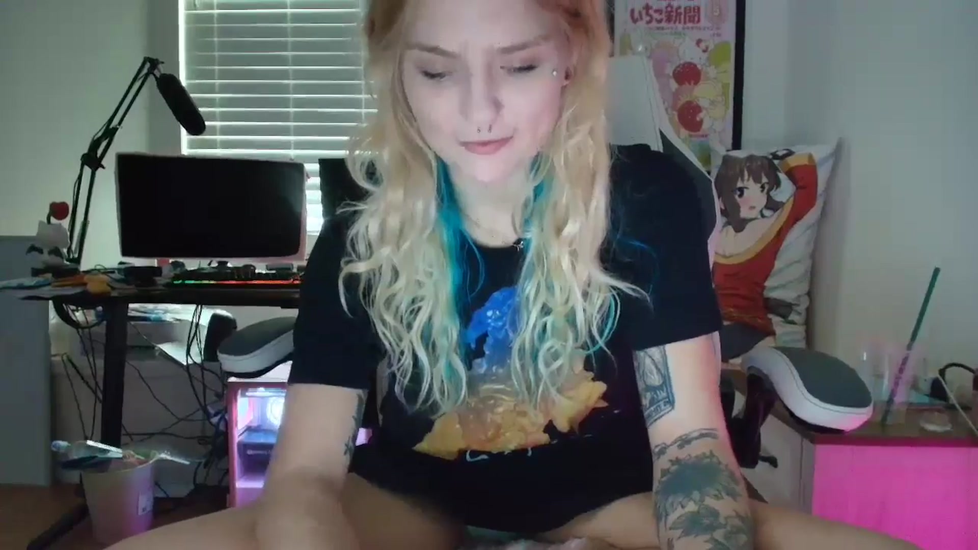 Gallery image thumbnail from DuckChan0's myfreecams stream on, 07/02/2025, 14:34 image 15 of 20