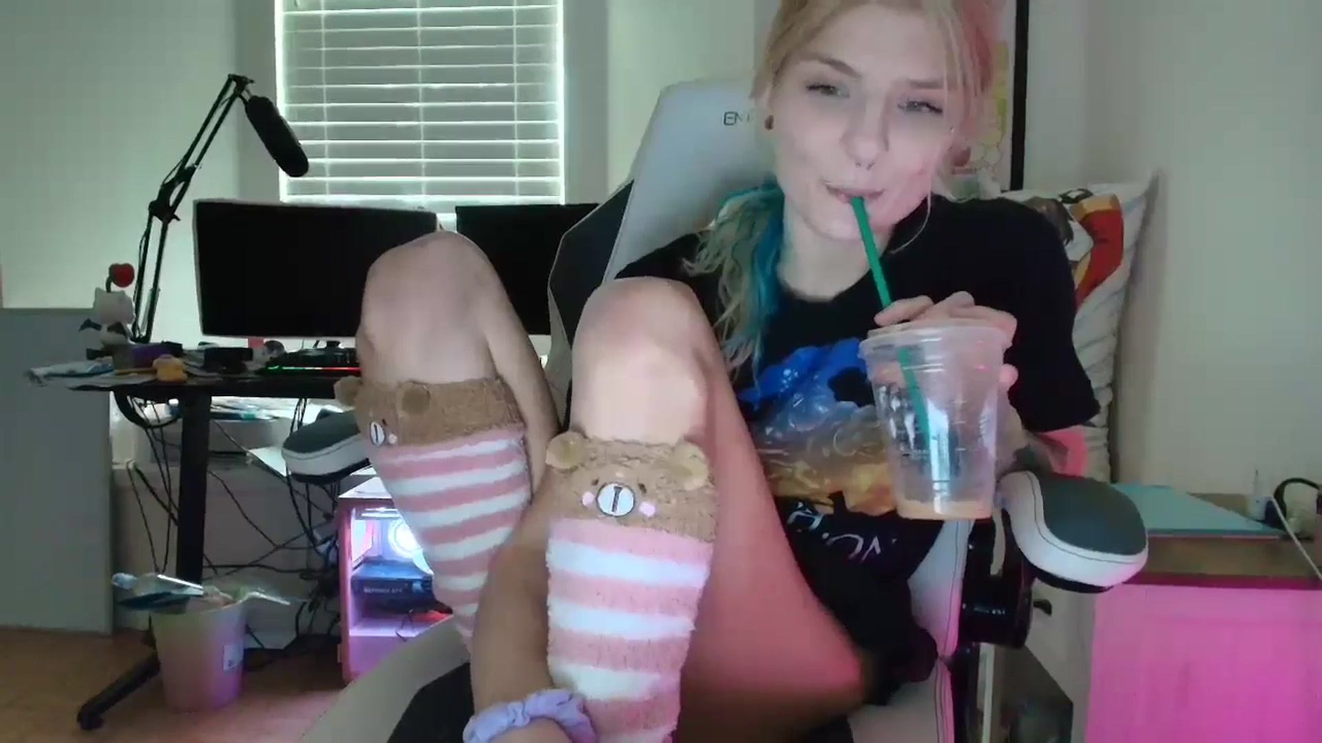 Gallery image thumbnail from DuckChan0's myfreecams stream on, 07/02/2025, 14:34 image 4 of 20
