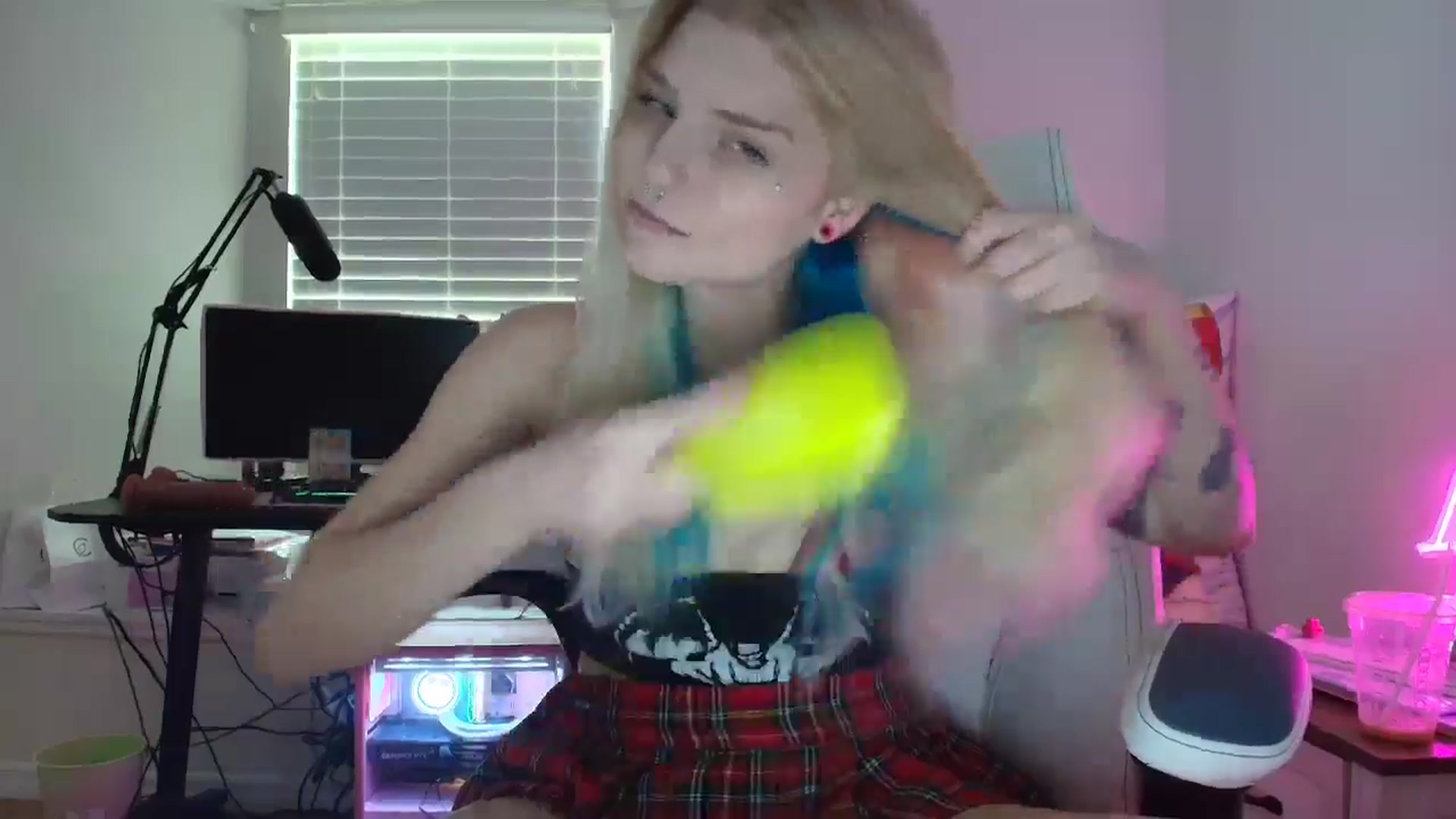 Gallery image thumbnail from DuckChan0's myfreecams stream on, 07/03/2025, 15:17 image 19 of 20