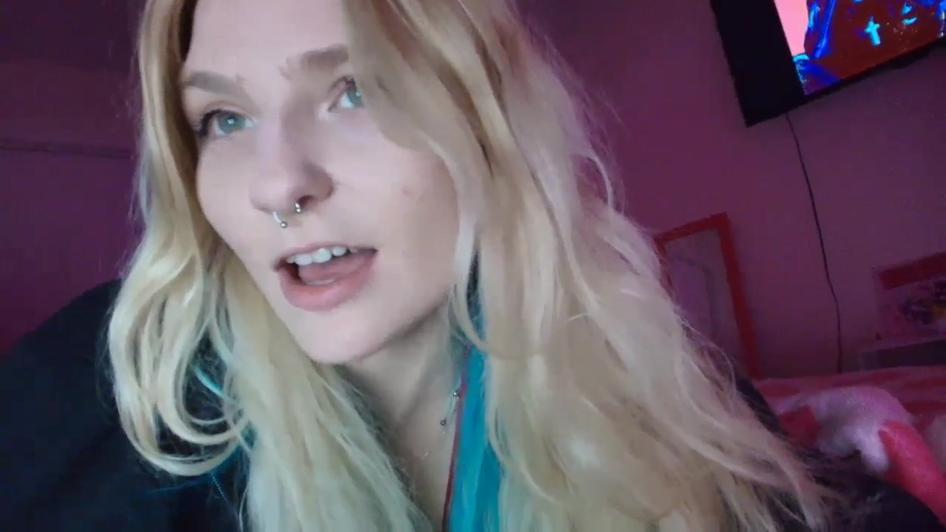 Gallery image thumbnail from DuckChan0's myfreecams stream on, 07/05/2025, 24:36 image 7 of 20