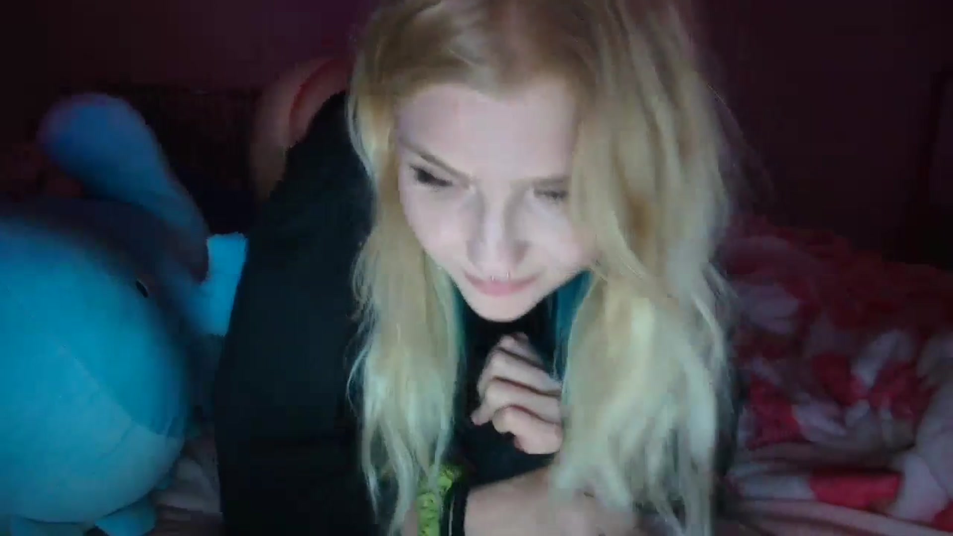 Gallery image thumbnail from DuckChan0's myfreecams stream on, 07/05/2025, 24:36 image 4 of 20