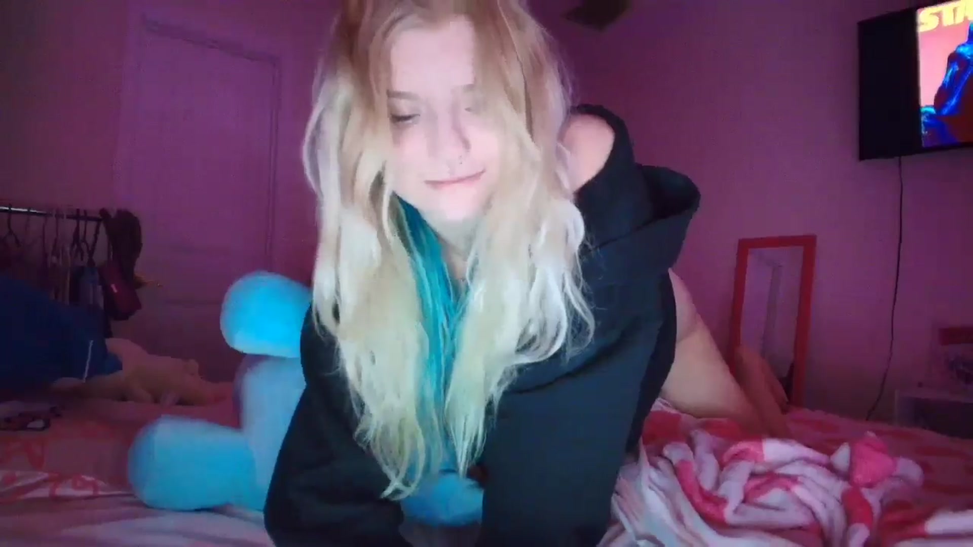 Gallery image thumbnail from DuckChan0's myfreecams stream on, 07/05/2025, 24:36 image 9 of 20