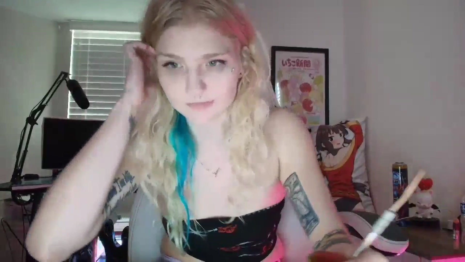 Gallery image thumbnail from DuckChan0's myfreecams stream on, 07/06/2025, 22:09 image 20 of 20