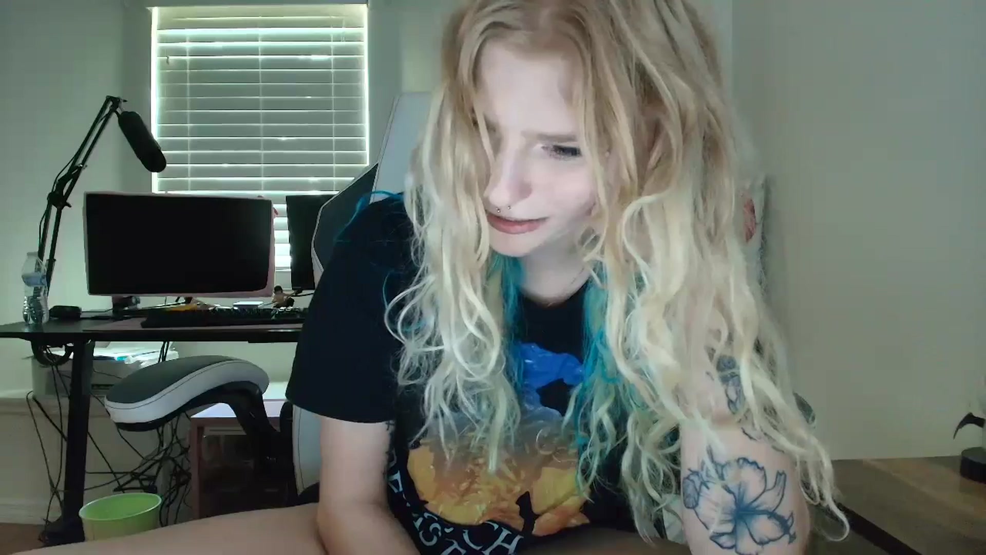 Gallery image thumbnail from DuckChan0's myfreecams stream on, 07/07/2025, 13:17 image 13 of 20