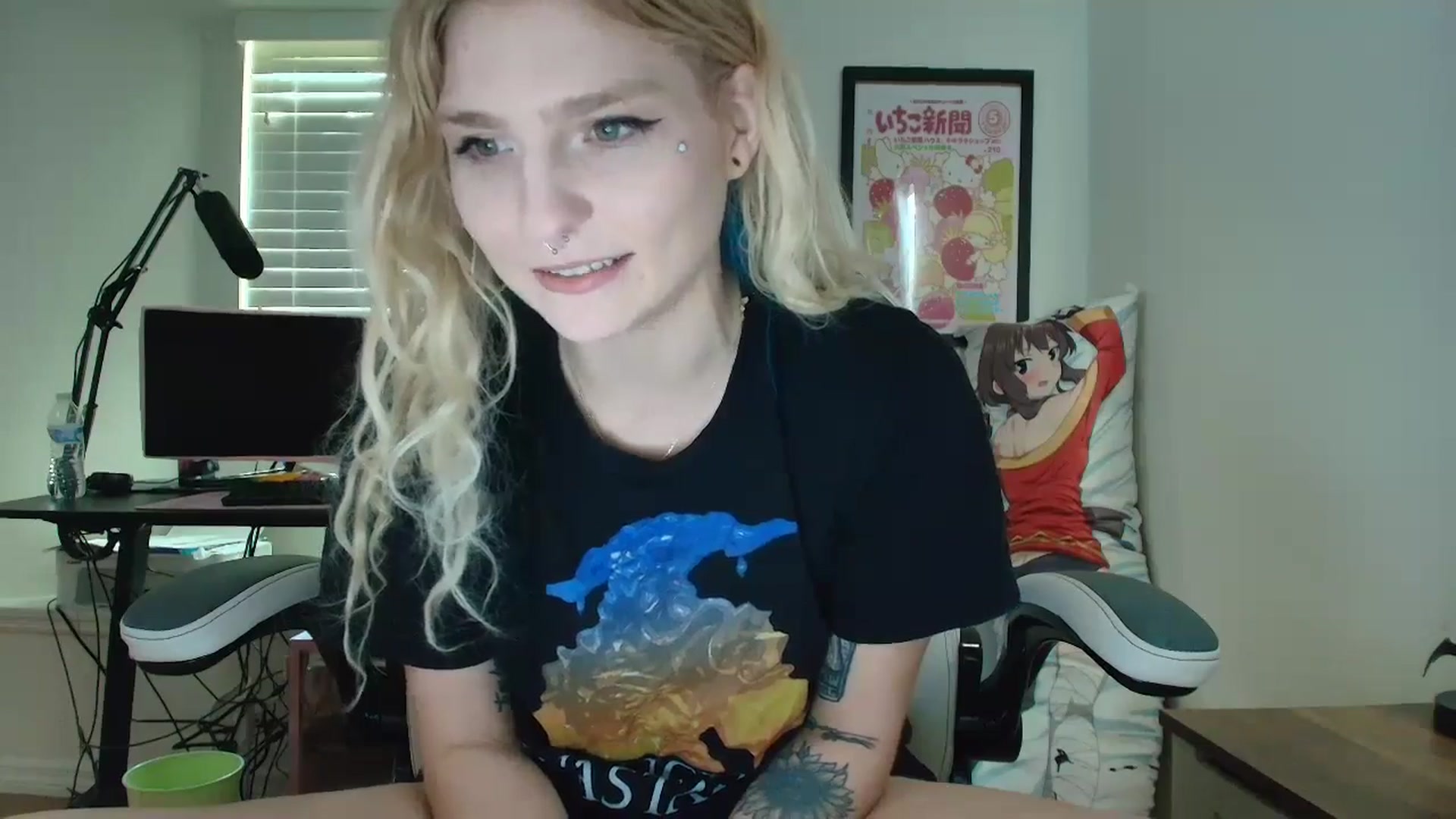 Gallery image thumbnail from DuckChan0's myfreecams stream on, 07/07/2025, 13:17 image 10 of 20