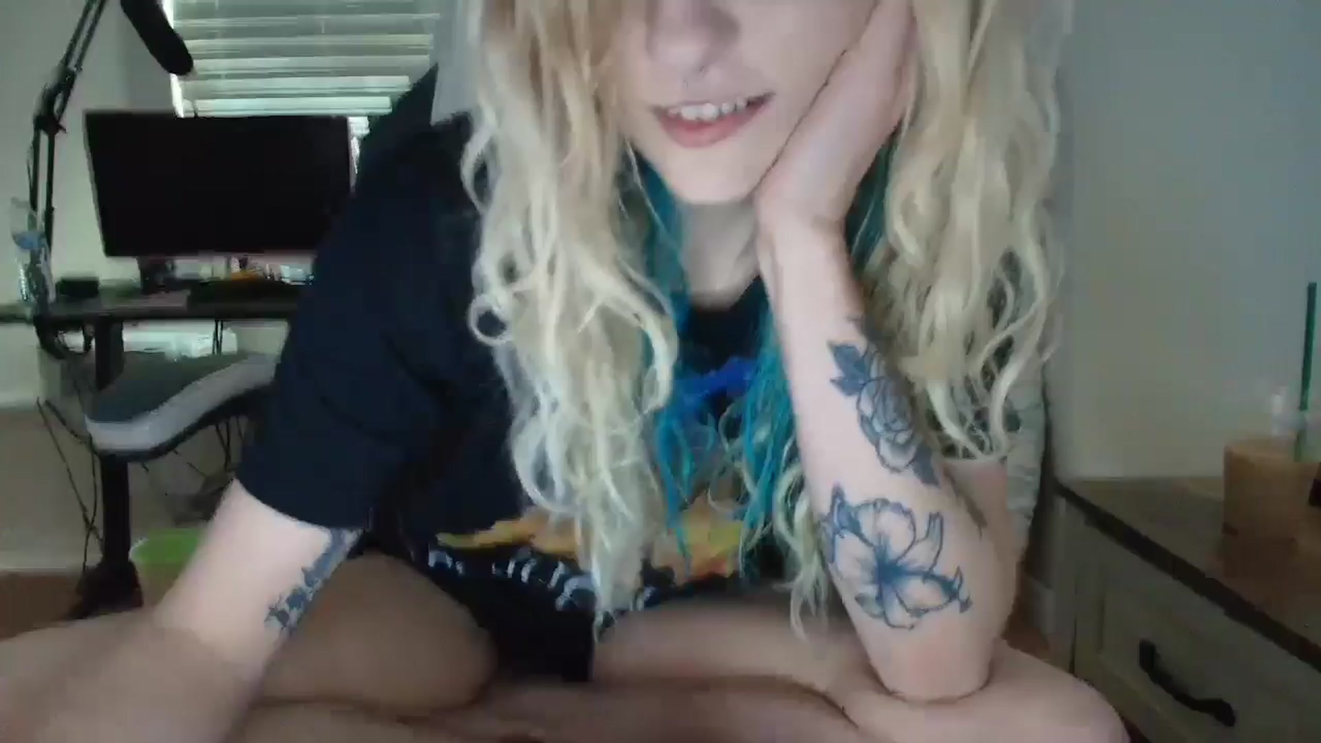 Gallery image thumbnail from DuckChan0's myfreecams stream on, 07/07/2025, 13:17 image 1 of 20