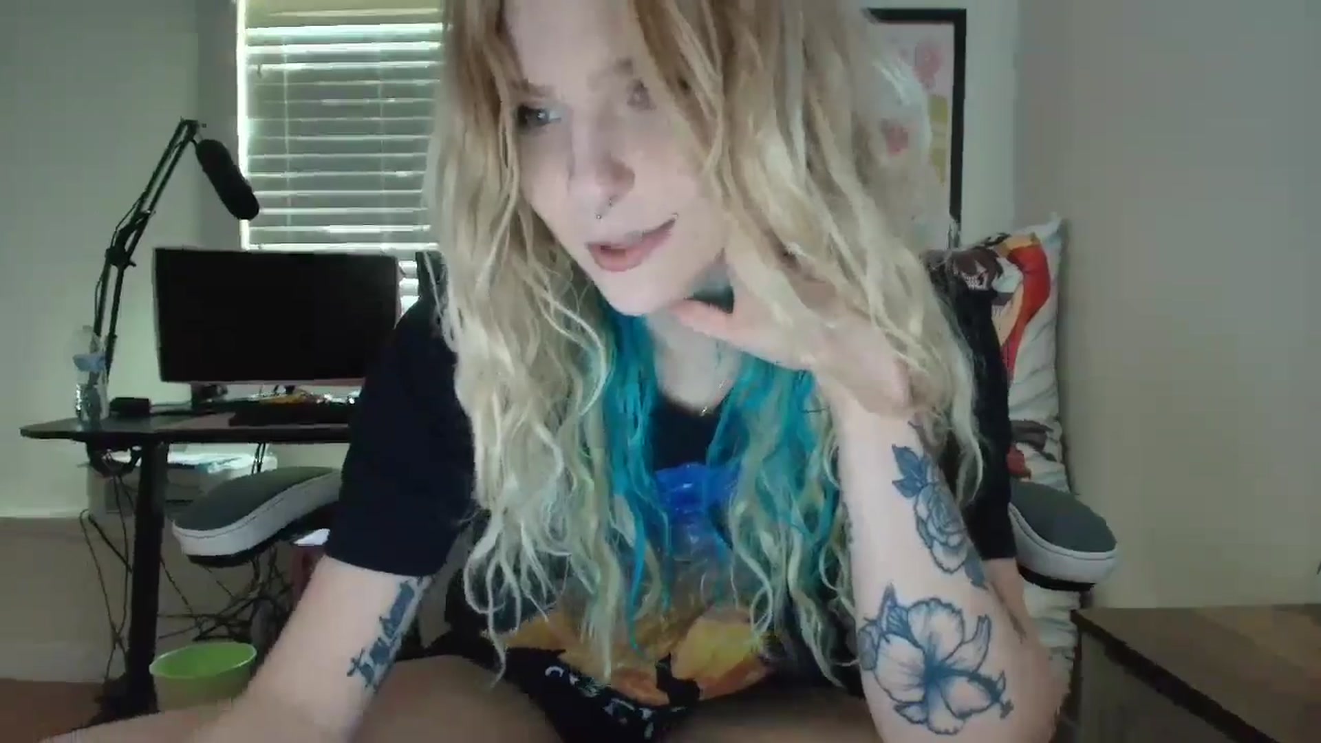 Gallery image thumbnail from DuckChan0's myfreecams stream on, 07/07/2025, 13:17 image 17 of 20