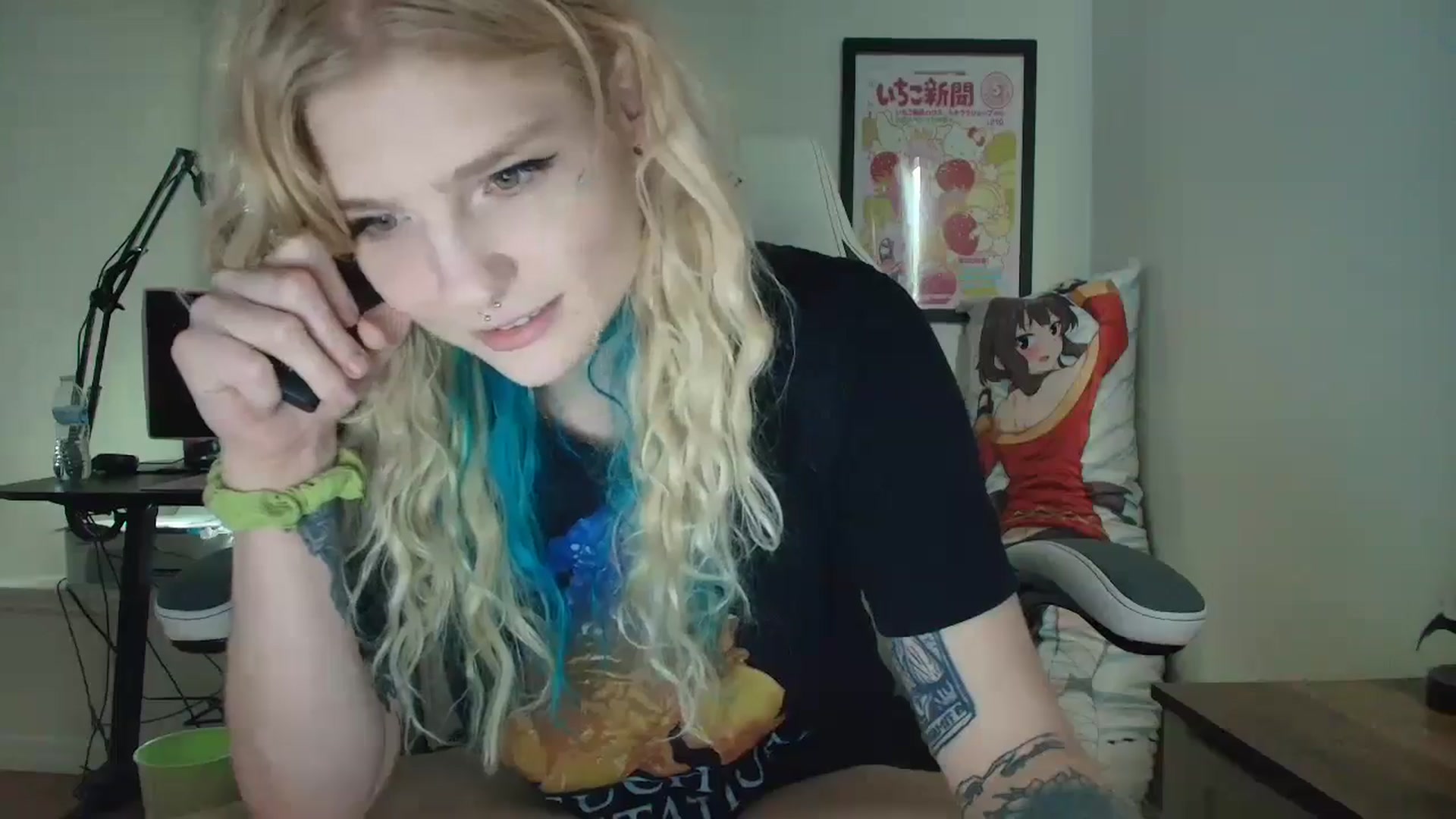 Gallery image thumbnail from DuckChan0's myfreecams stream on, 07/07/2025, 13:17 image 15 of 20