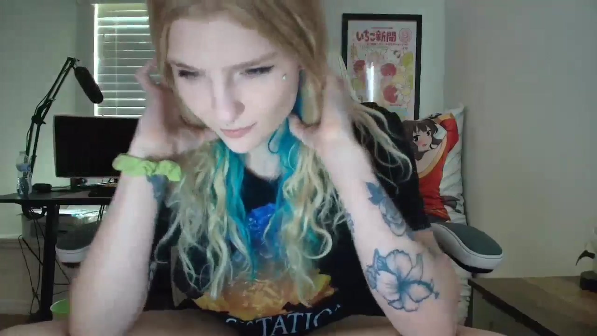 Gallery image thumbnail from DuckChan0's myfreecams stream on, 07/07/2025, 13:17 image 14 of 20