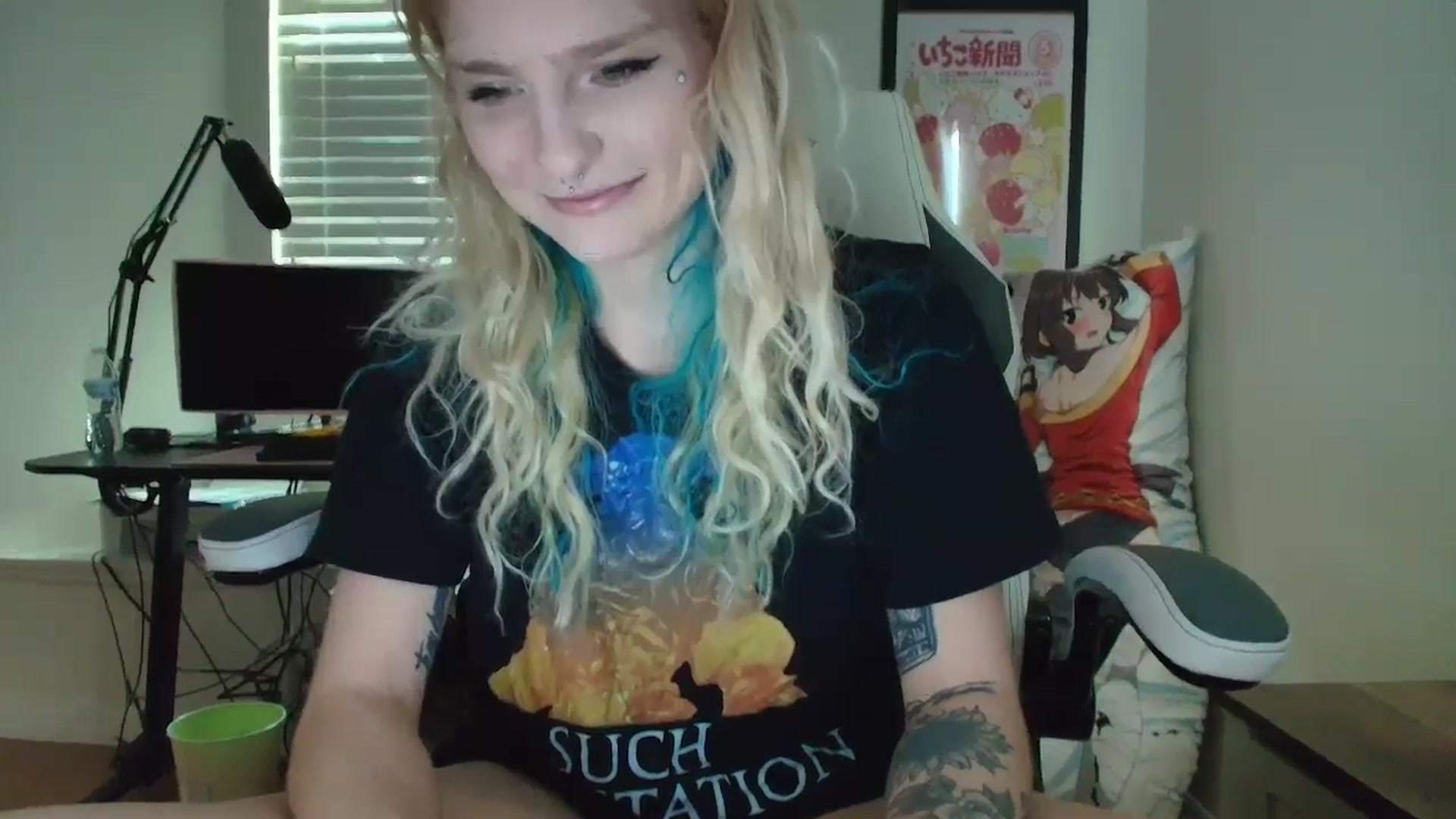 Gallery image thumbnail from DuckChan0's myfreecams stream on, 07/07/2025, 13:17 image 6 of 20
