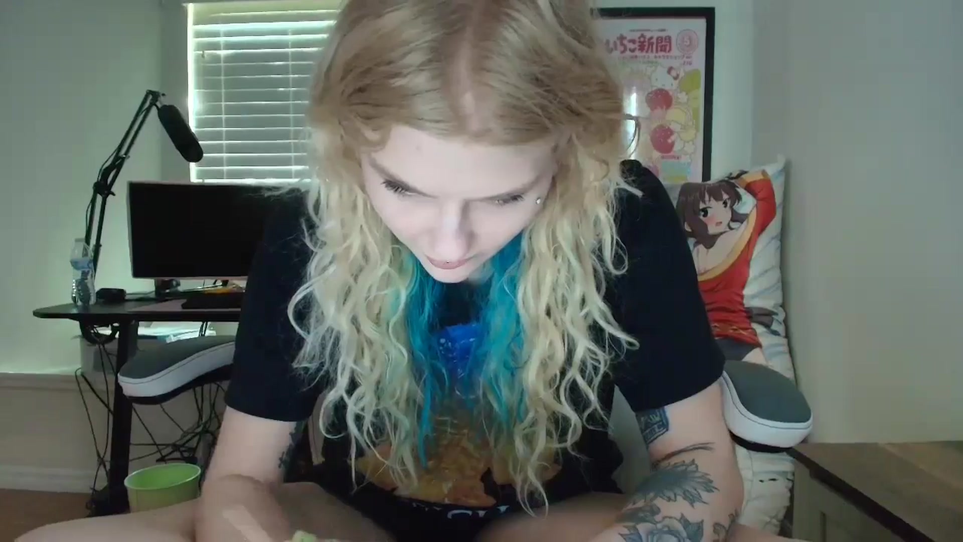 Gallery image thumbnail from DuckChan0's myfreecams stream on, 07/07/2025, 13:17 image 19 of 20