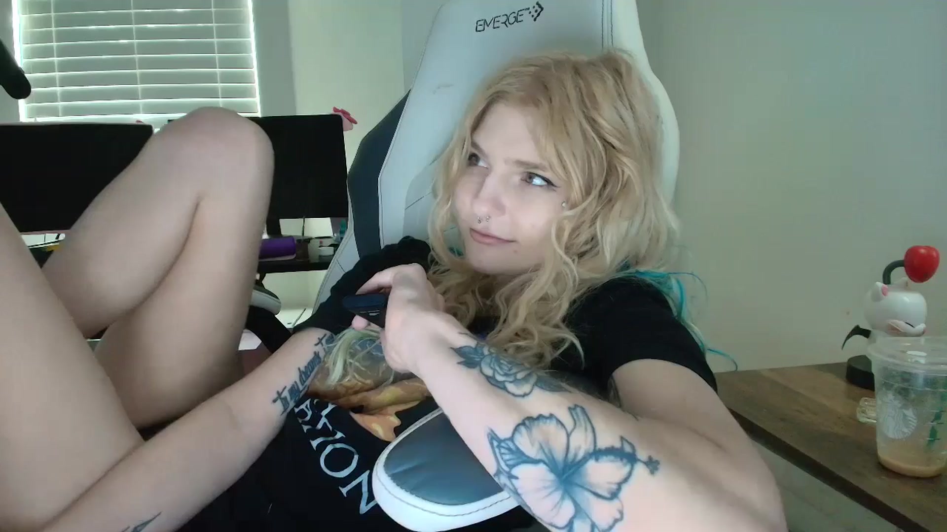 Gallery image thumbnail from DuckChan0's myfreecams stream on, 07/07/2025, 13:42 image 12 of 20