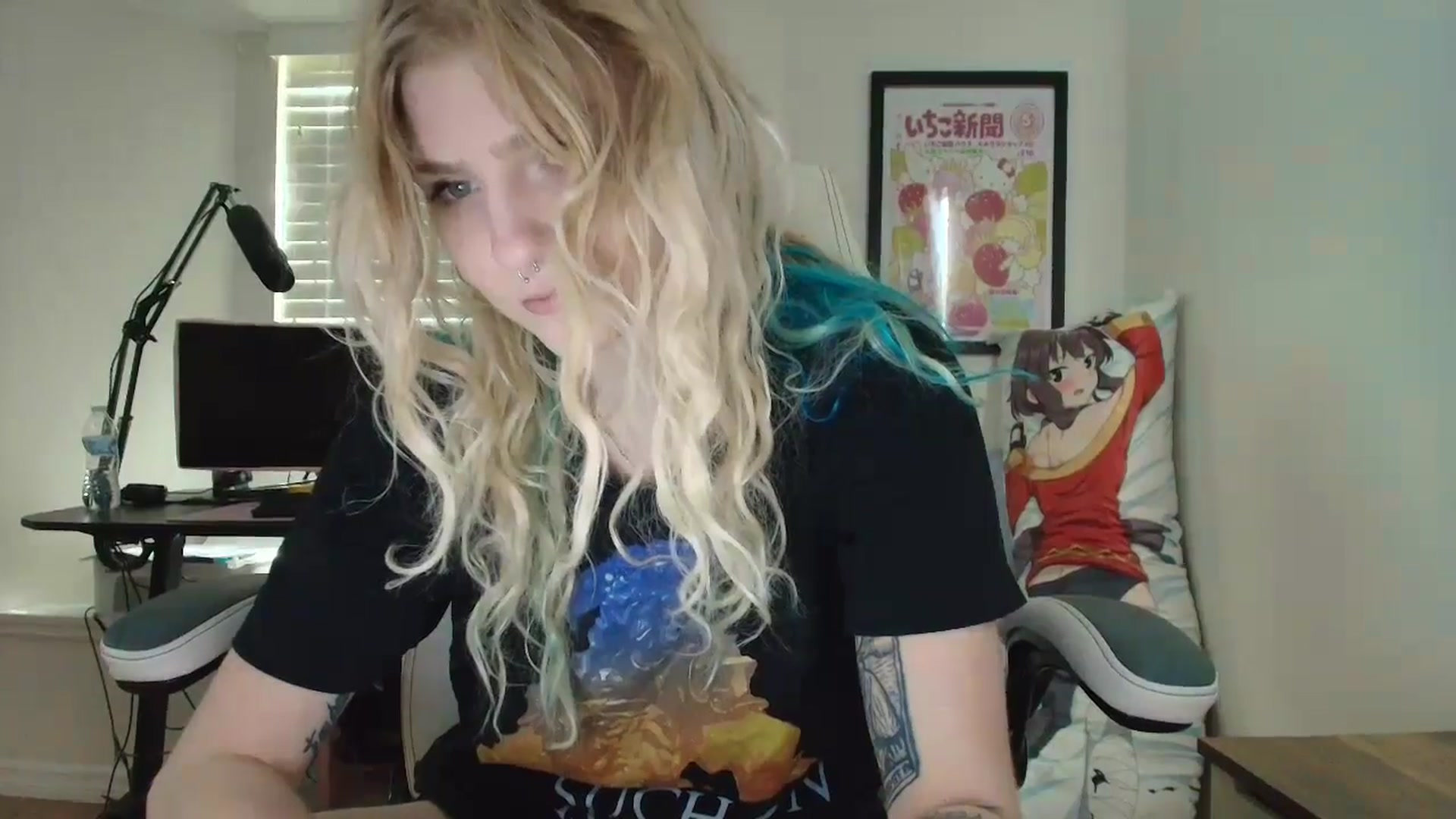 Gallery image thumbnail from DuckChan0's myfreecams stream on, 07/07/2025, 13:42 image 15 of 20