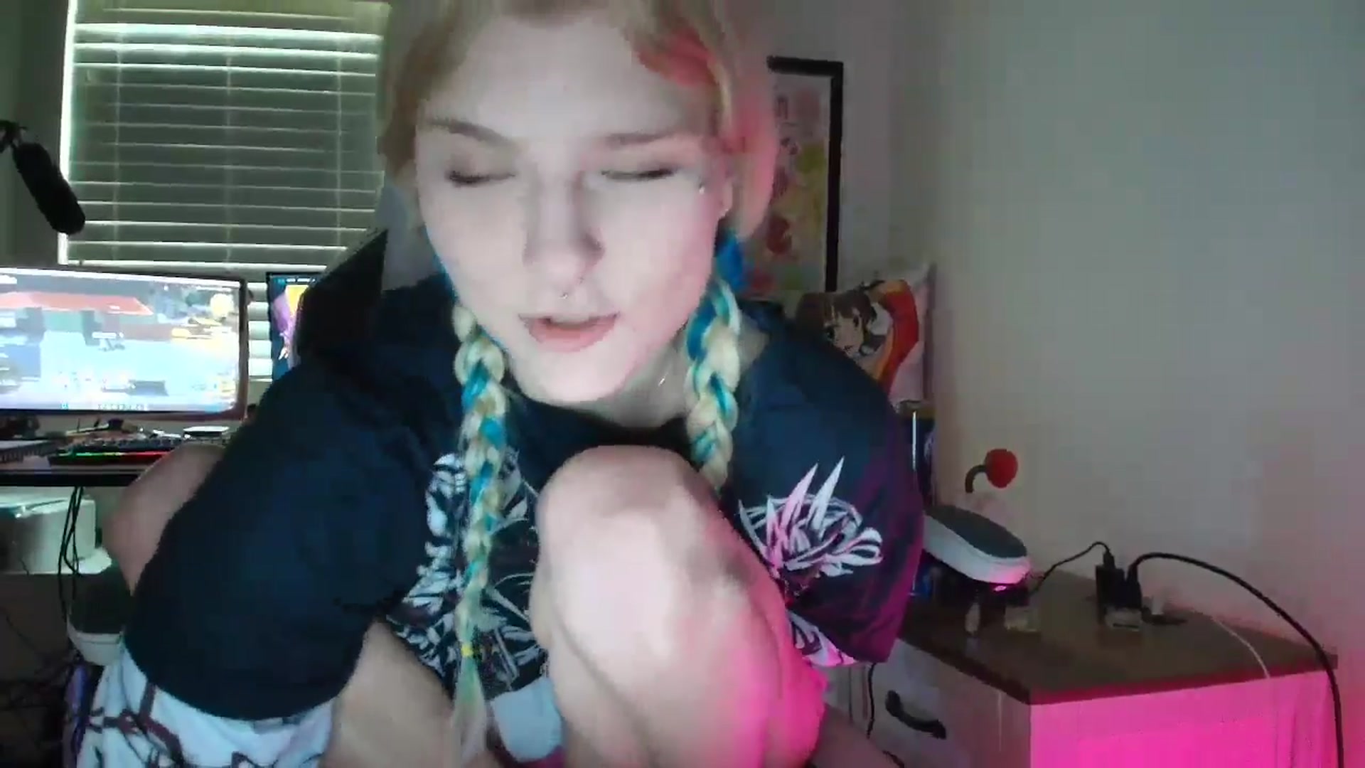 Gallery image thumbnail from DuckChan0's myfreecams stream on, 07/08/2025, 13:04 image 7 of 20