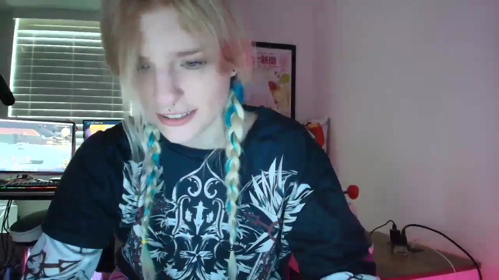 Gallery image thumbnail from DuckChan0's myfreecams stream on, 07/08/2025, 13:04 image 19 of 20