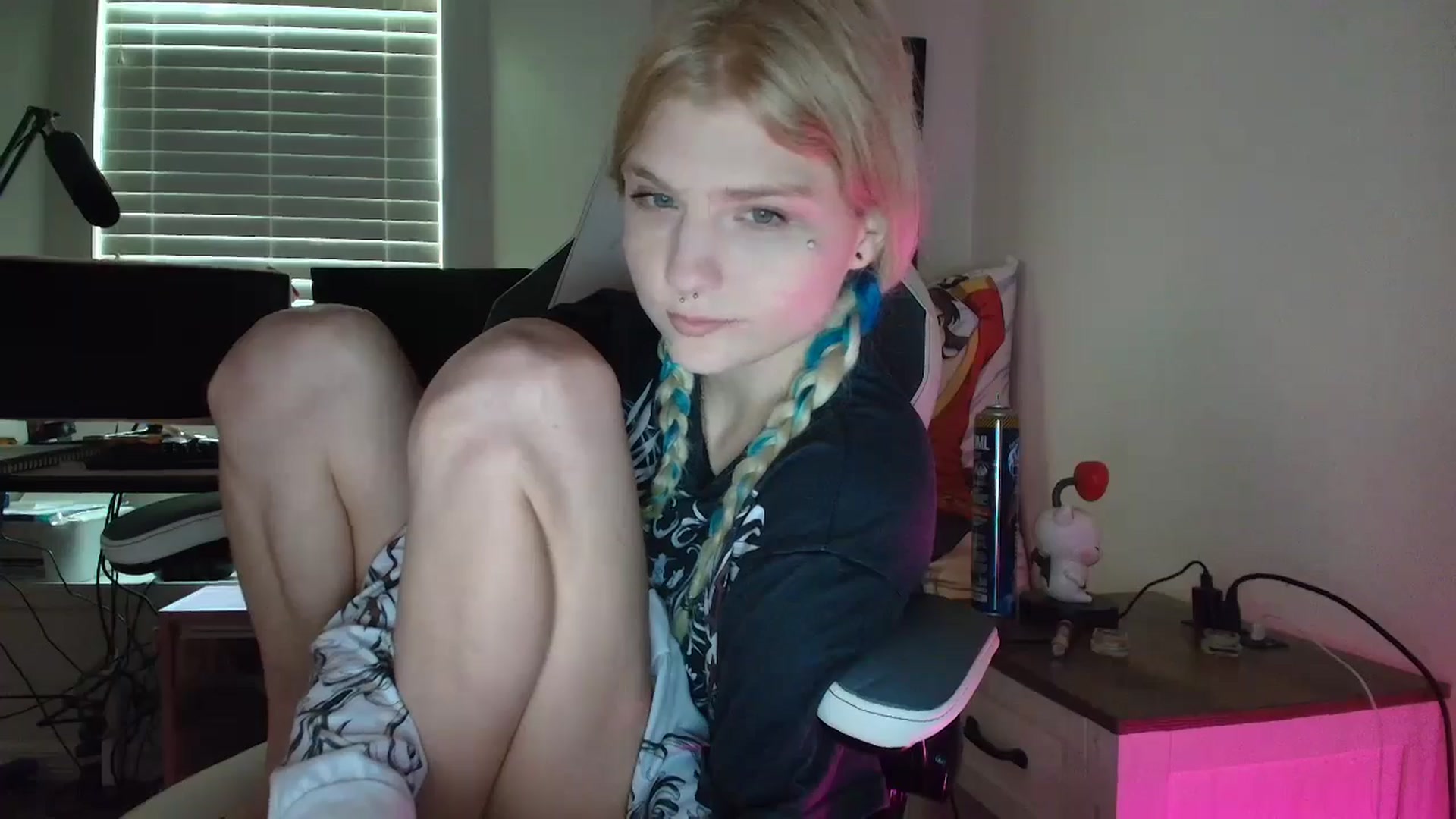 Gallery image thumbnail from DuckChan0's myfreecams stream on, 07/08/2025, 13:04 image 3 of 20