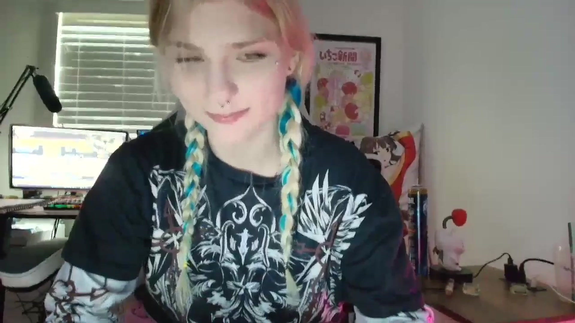 Gallery image thumbnail from DuckChan0's myfreecams stream on, 07/08/2025, 13:35 image 18 of 20