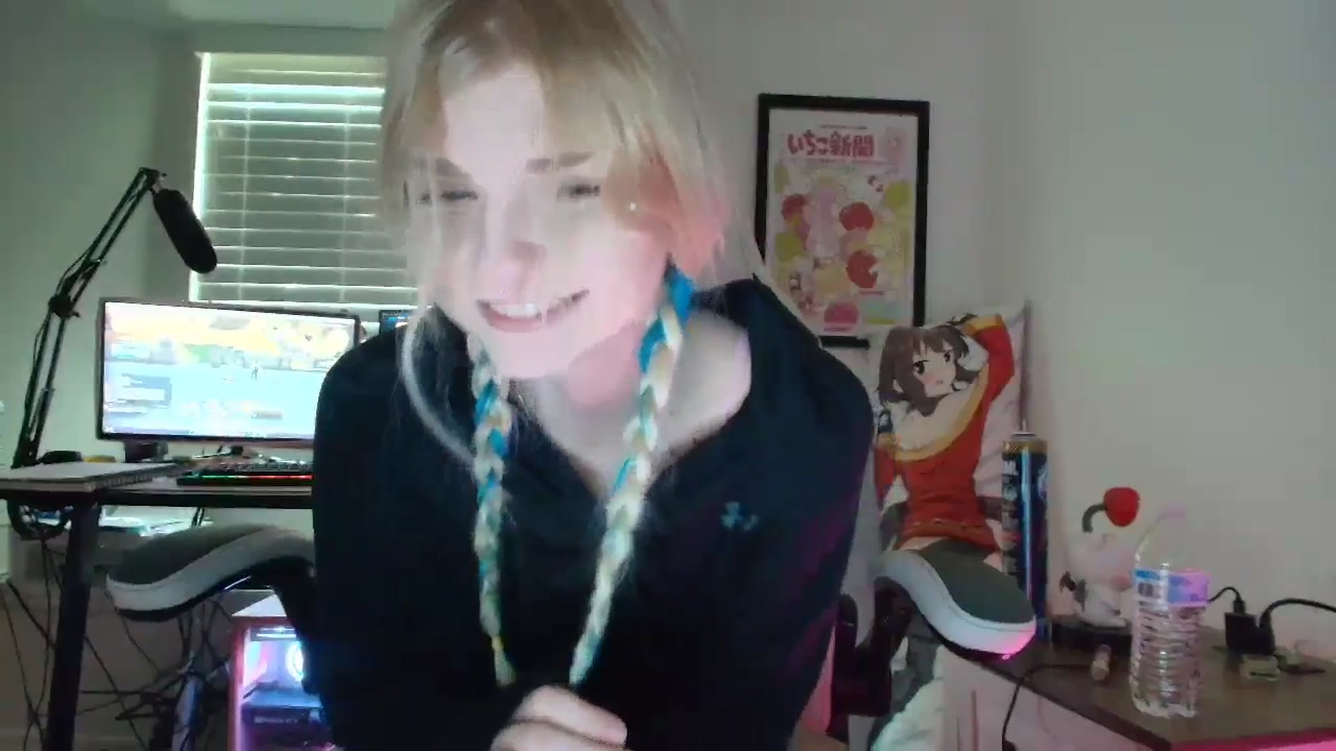 Gallery image thumbnail from DuckChan0's myfreecams stream on, 07/08/2025, 14:04 image 4 of 20