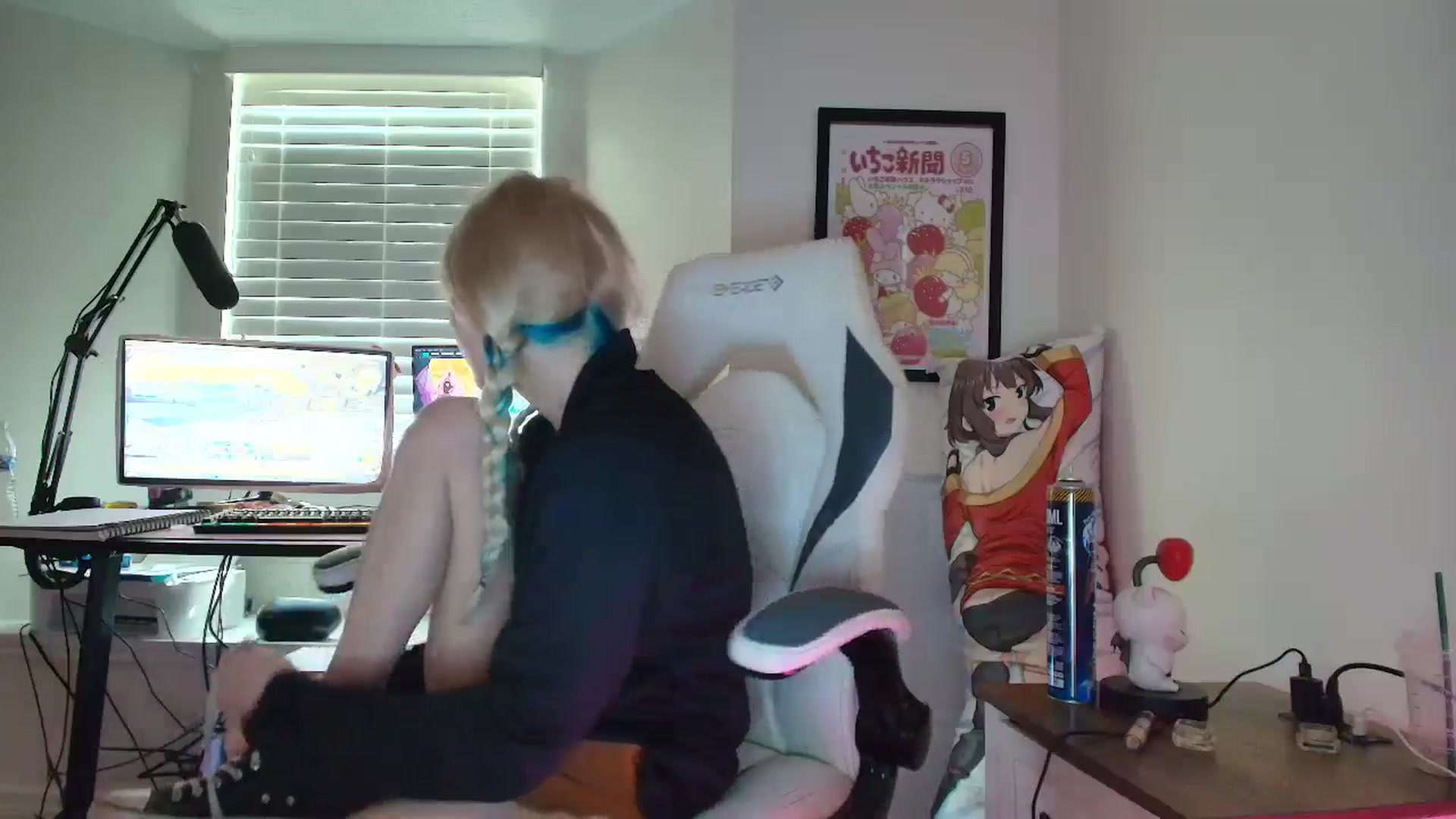 Gallery image thumbnail from DuckChan0's myfreecams stream on, 07/08/2025, 14:04 image 2 of 20