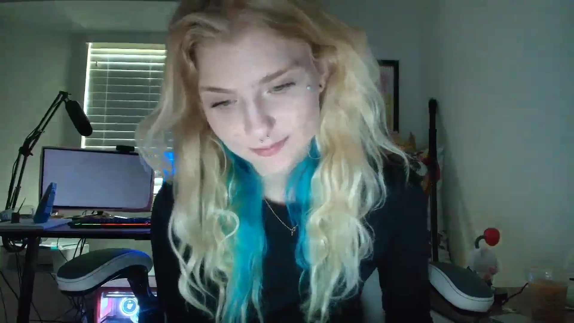 Gallery image thumbnail from DuckChan0's myfreecams stream on, 07/09/2025, 13:45 image 5 of 20