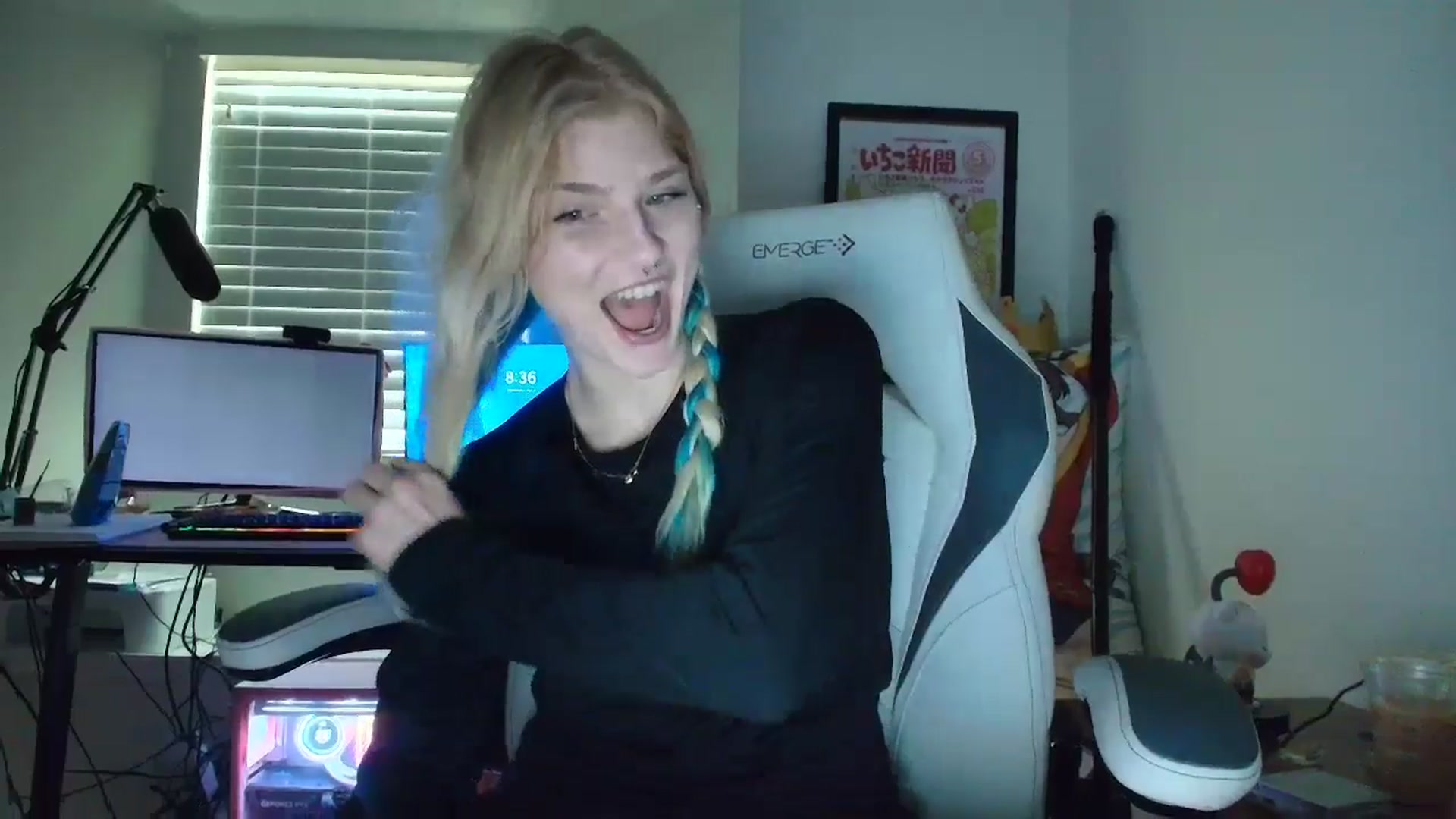 Gallery image thumbnail from DuckChan0's myfreecams stream on, 07/09/2025, 13:45 image 6 of 20