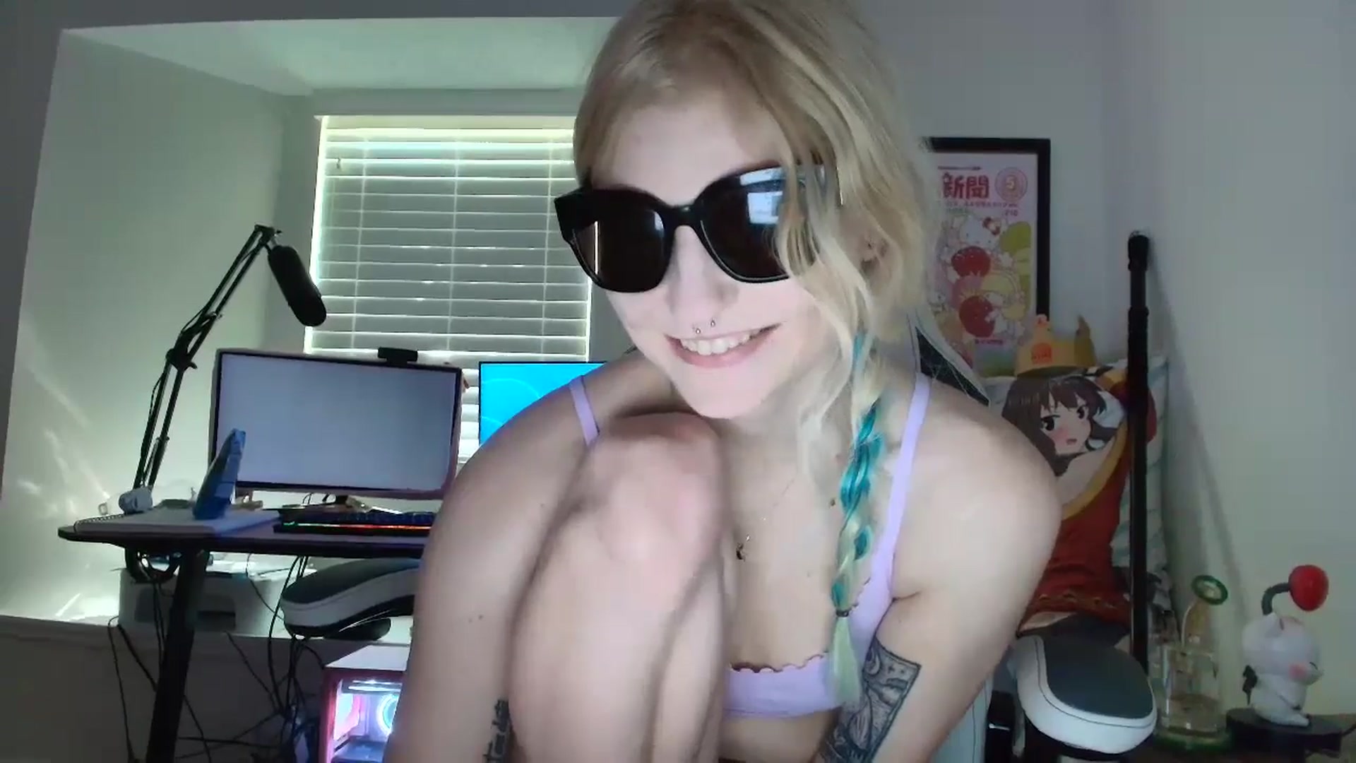 Gallery image thumbnail from DuckChan0's myfreecams stream on, 07/09/2025, 14:18 image 13 of 20