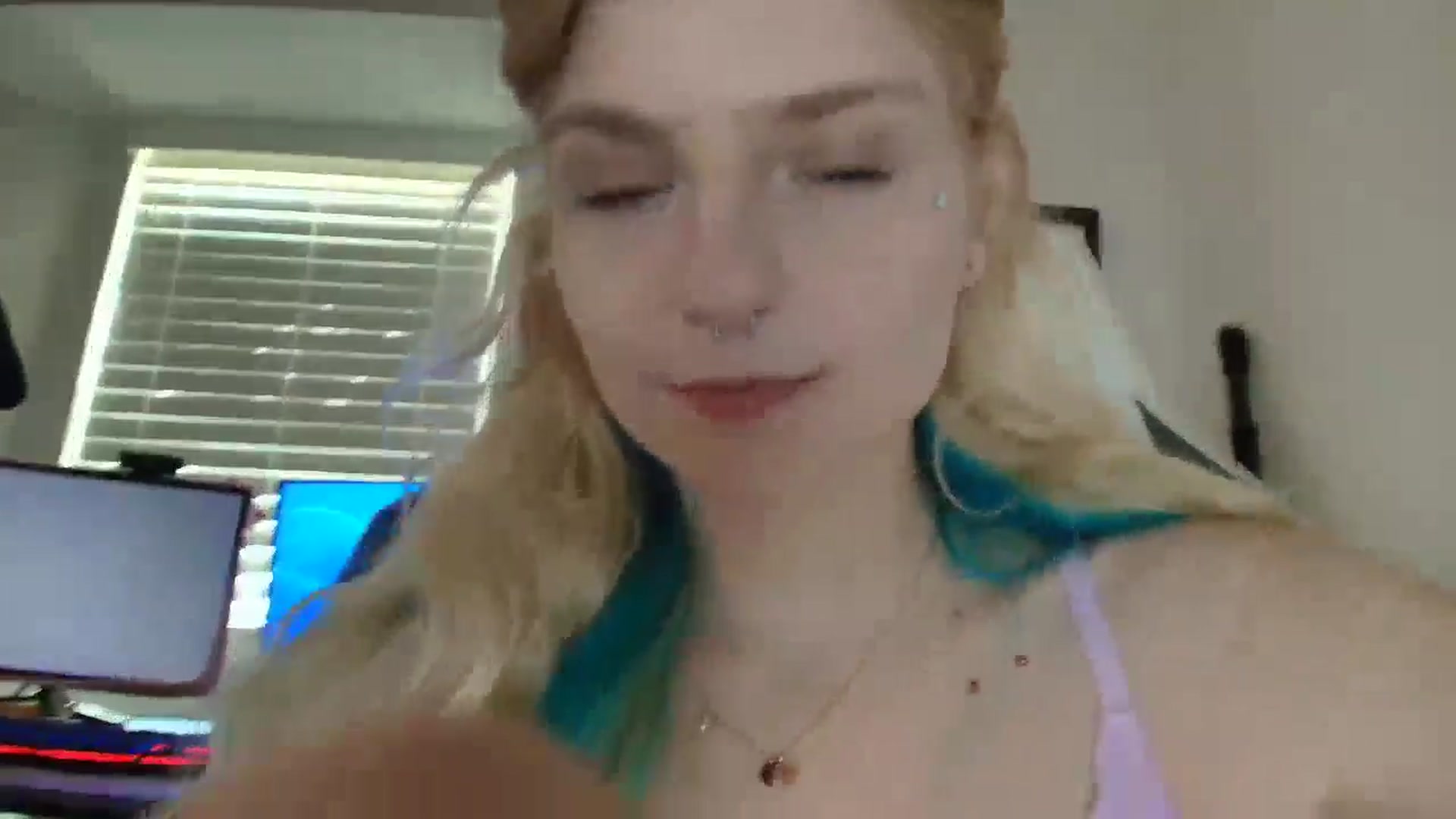 Gallery image thumbnail from DuckChan0's myfreecams stream on, 07/09/2025, 14:18 image 3 of 20