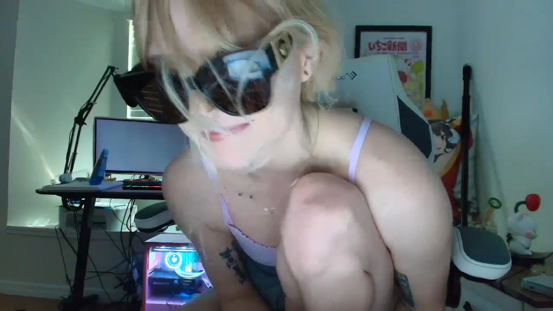 Gallery image thumbnail from DuckChan0's myfreecams stream on, 07/09/2025, 14:18 image 19 of 20